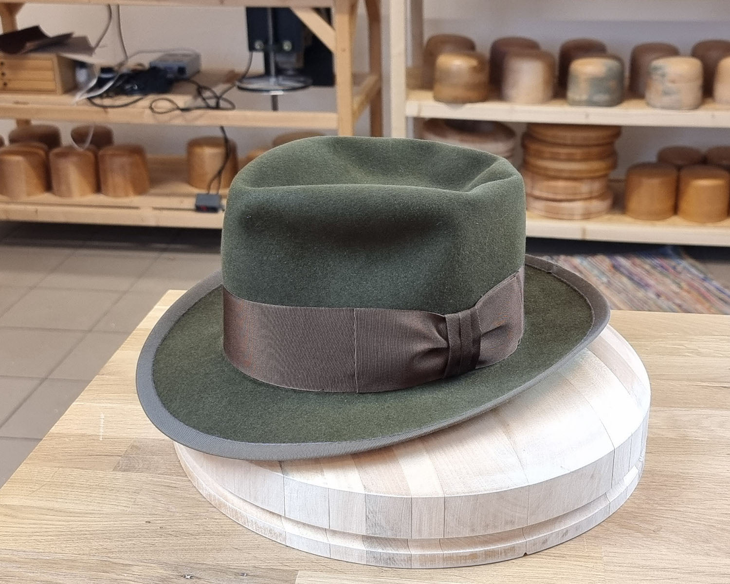 WHIPPET FEDORA | DELUXE RABBIT & HARE BLEND | MOSS GREEN | SIZE 60, US 7 1/2