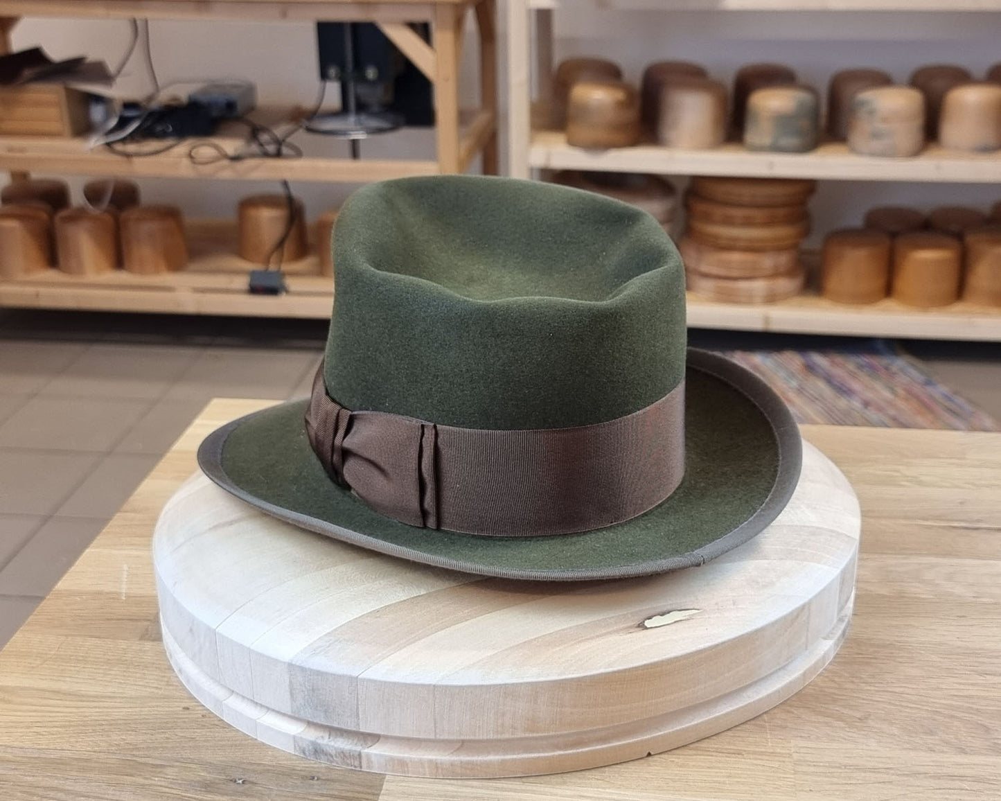 WHIPPET FEDORA | DELUXE RABBIT & HARE BLEND | MOSS GREEN | SIZE 60, US 7 1/2