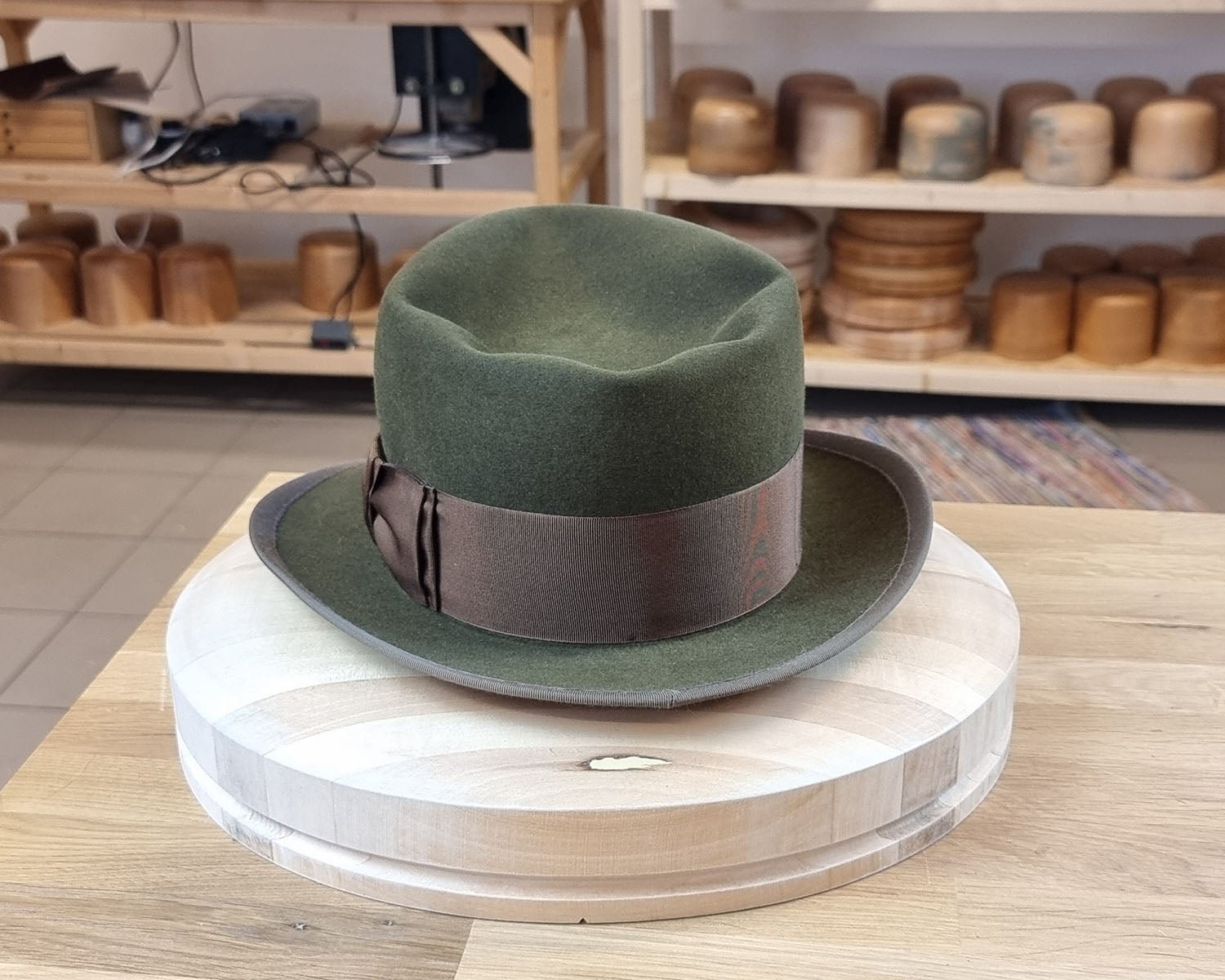 WHIPPET FEDORA | DELUXE RABBIT & HARE BLEND | MOSS GREEN | SIZE 60, US 7 1/2