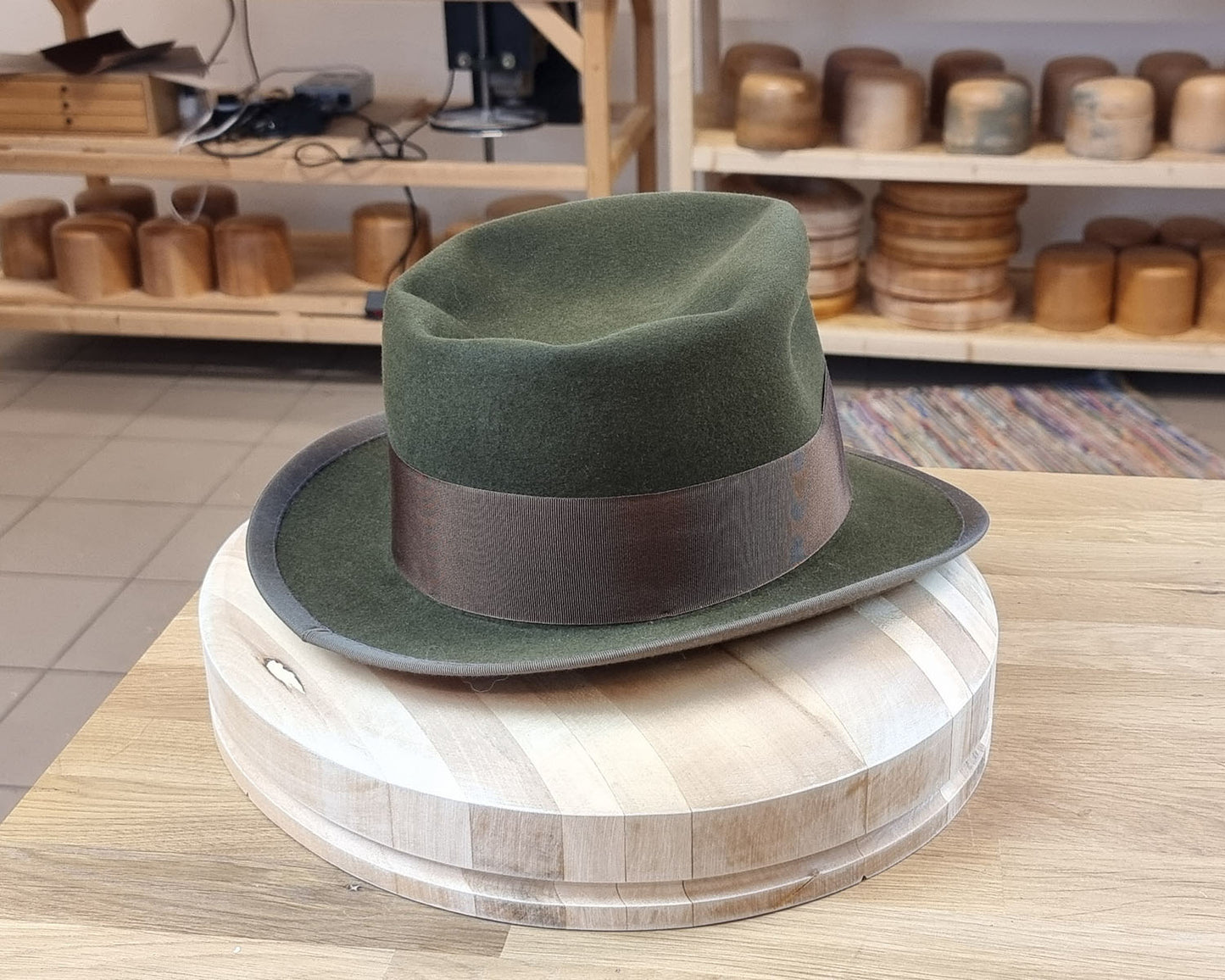 WHIPPET FEDORA | DELUXE RABBIT & HARE BLEND | MOSS GREEN | SIZE 60, US 7 1/2