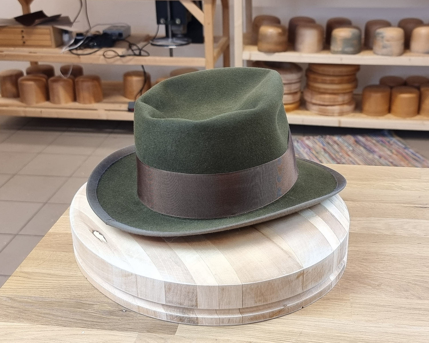 WHIPPET FEDORA | DELUXE RABBIT & HARE BLEND | MOSS GREEN | SIZE 60, US 7 1/2