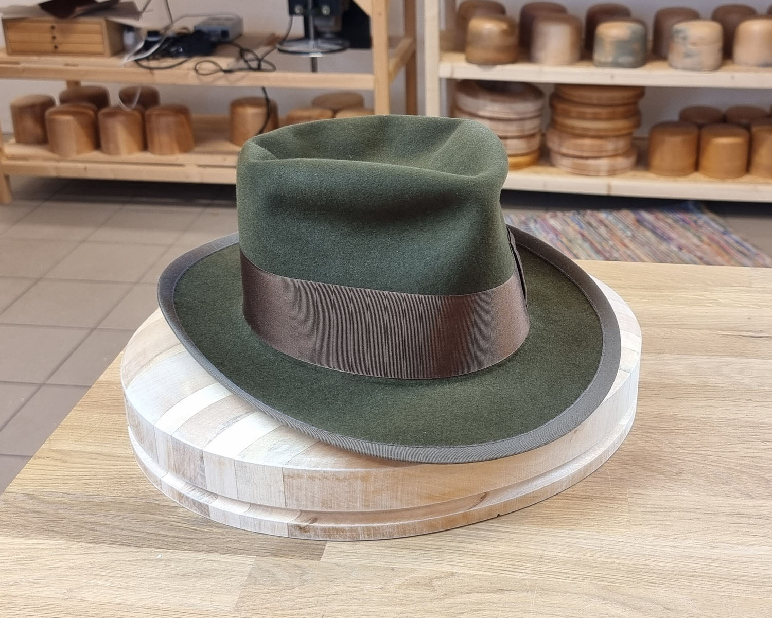 WHIPPET FEDORA | DELUXE RABBIT & HARE BLEND | MOSS GREEN | SIZE 60, US 7 1/2