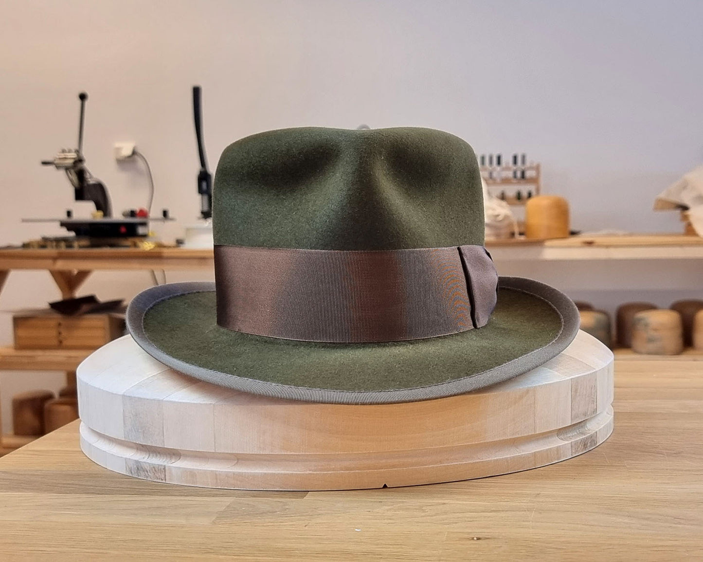 WHIPPET FEDORA | DELUXE RABBIT & HARE BLEND | MOSS GREEN | SIZE 60, US 7 1/2