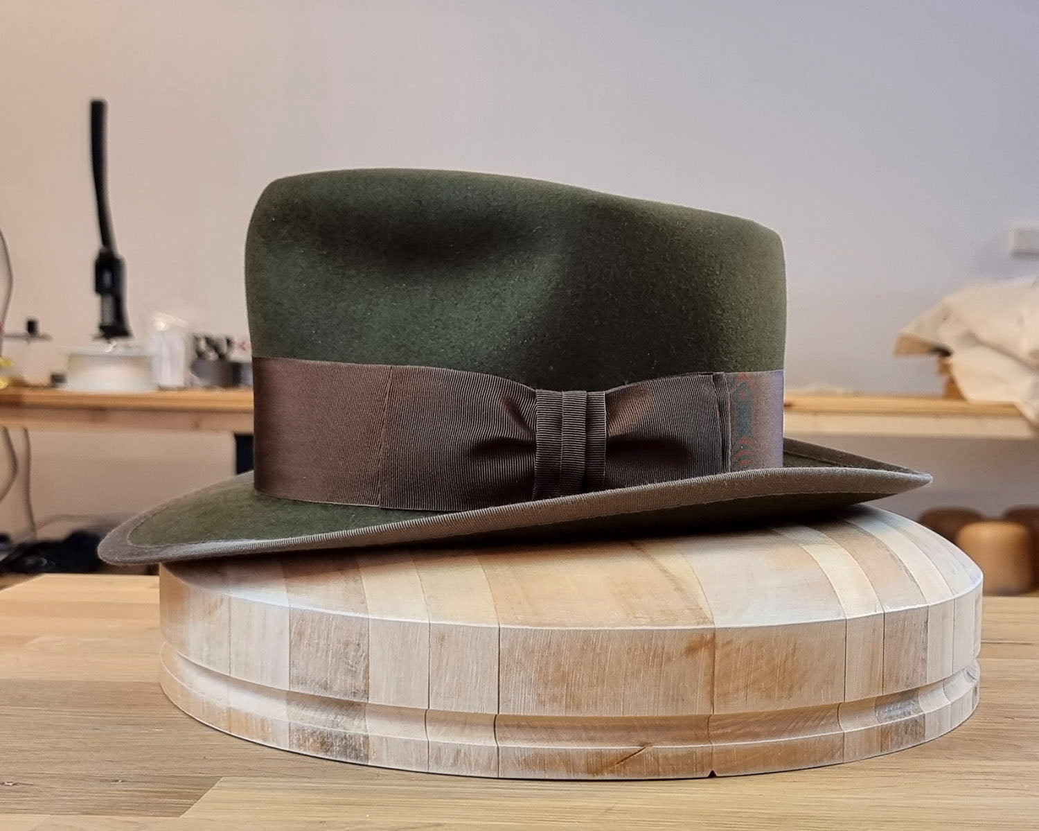 WHIPPET FEDORA | DELUXE RABBIT & HARE BLEND | MOSS GREEN | SIZE 60, US 7 1/2