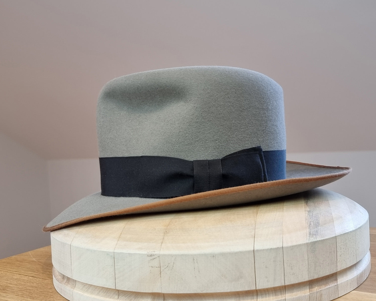 LEIFUR FEDORA | STONE | RABBIT & HARE DELUXE BLEND | SIZE 58, US 7 1/4