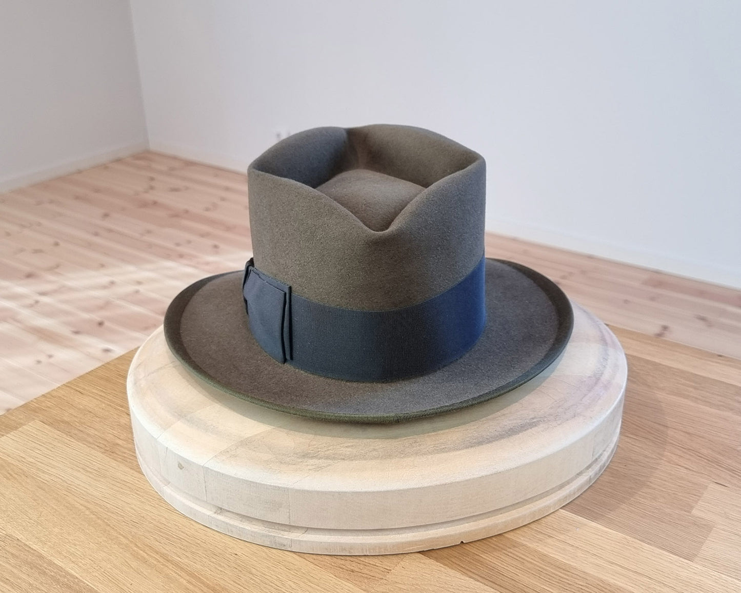 BOGART Maltese Falcon Crease FEDORA | 50X BEAVER BLEND | OLIVE COLOR | SIZE 59, US 7 3/8