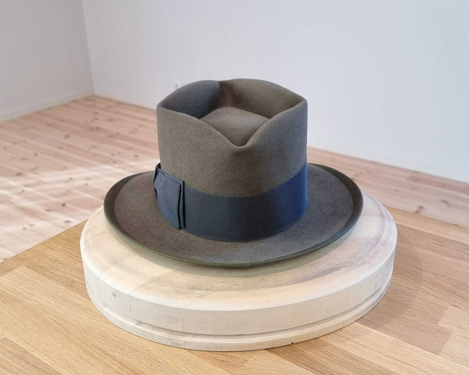 BOGART Maltese Falcon Crease FEDORA | 50X BEAVER BLEND | OLIVE COLOR | SIZE 59, US 7 3/8