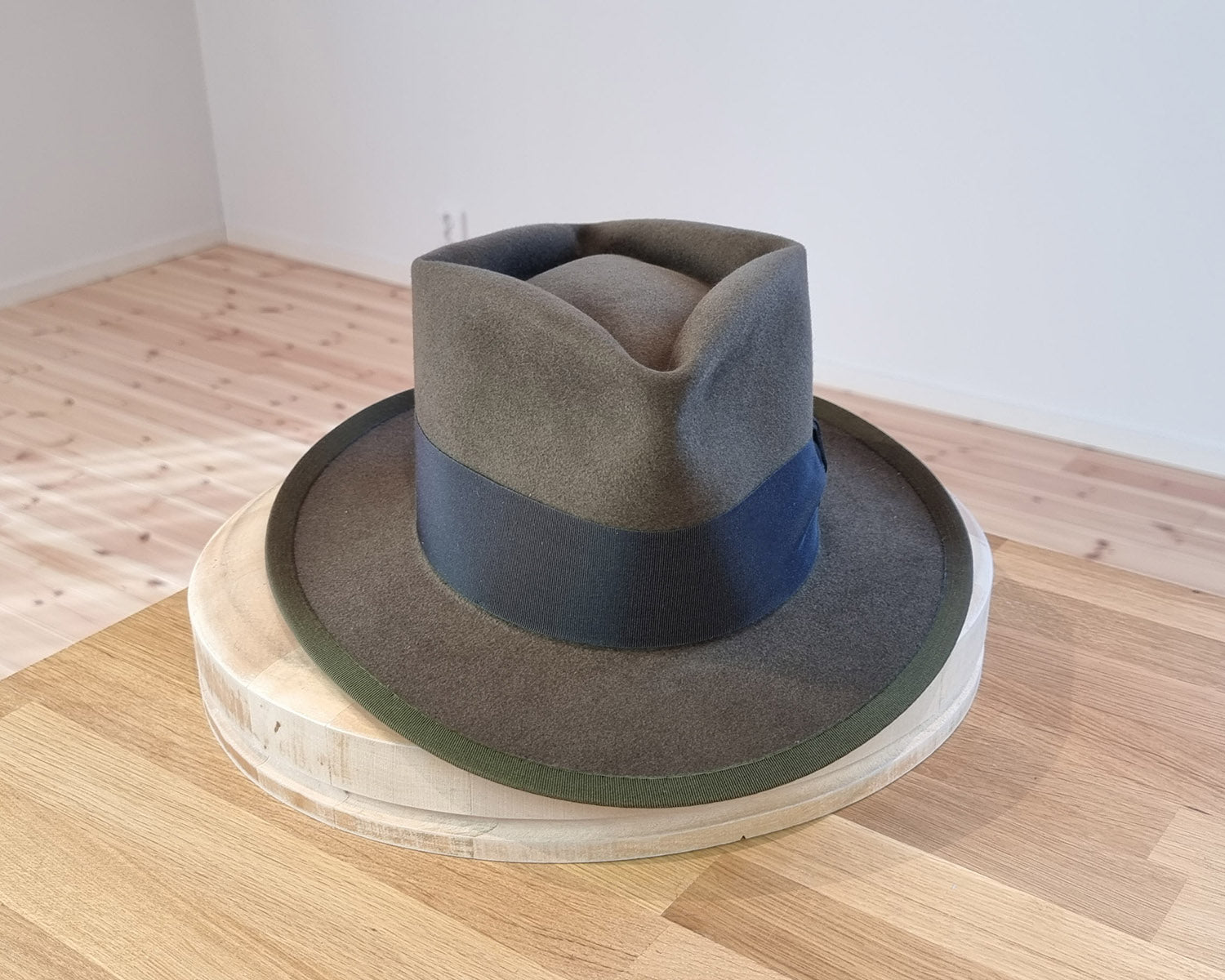 BOGART Maltese Falcon Crease FEDORA | 50X BEAVER BLEND | OLIVE COLOR | SIZE 59, US 7 3/8