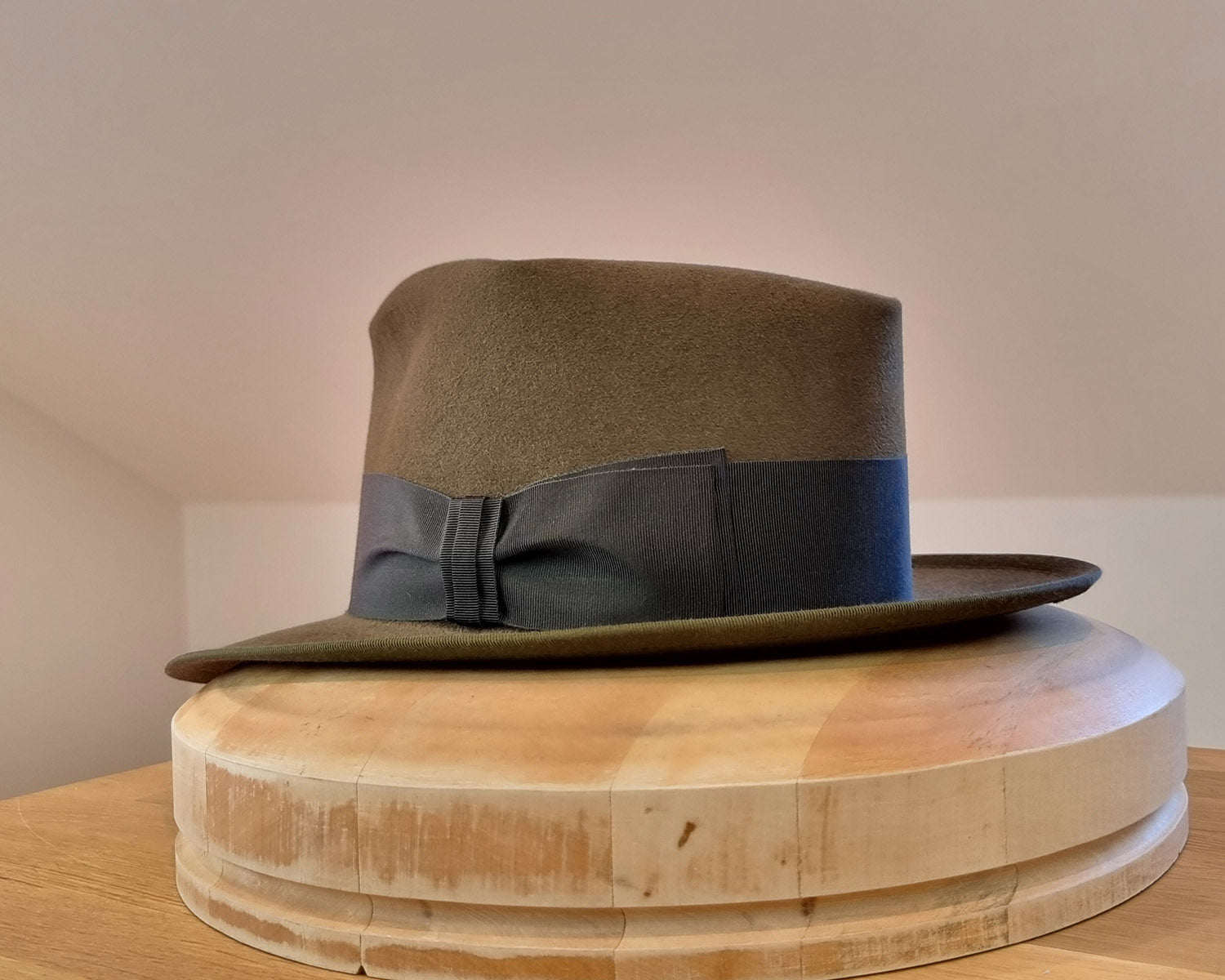 BOGART Maltese Falcon Crease FEDORA | 50X BEAVER BLEND | OLIVE COLOR | SIZE 59, US 7 3/8