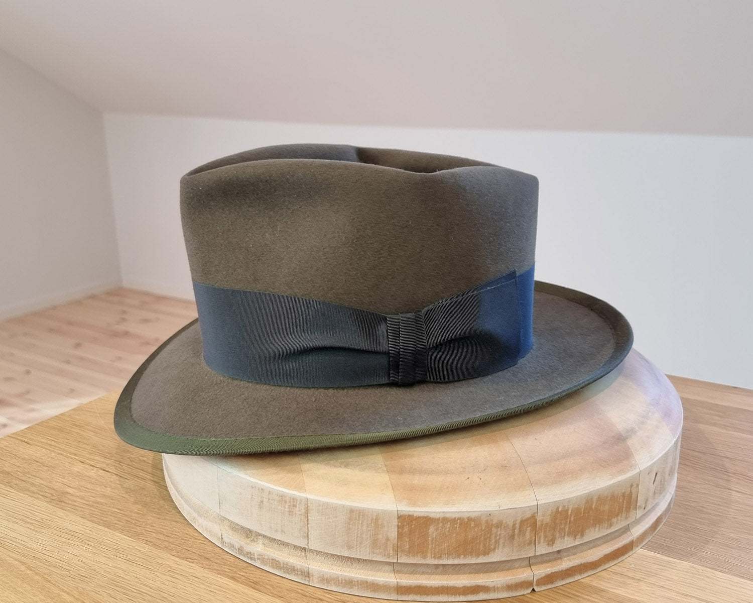 BOGART Maltese Falcon Crease FEDORA | 50X BEAVER BLEND | OLIVE COLOR | SIZE 59, US 7 3/8