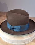 CAGNEY FEDORA | 30X BEAVER BLEND | SABLE BROWN | SIZE 60, US 7 1/2