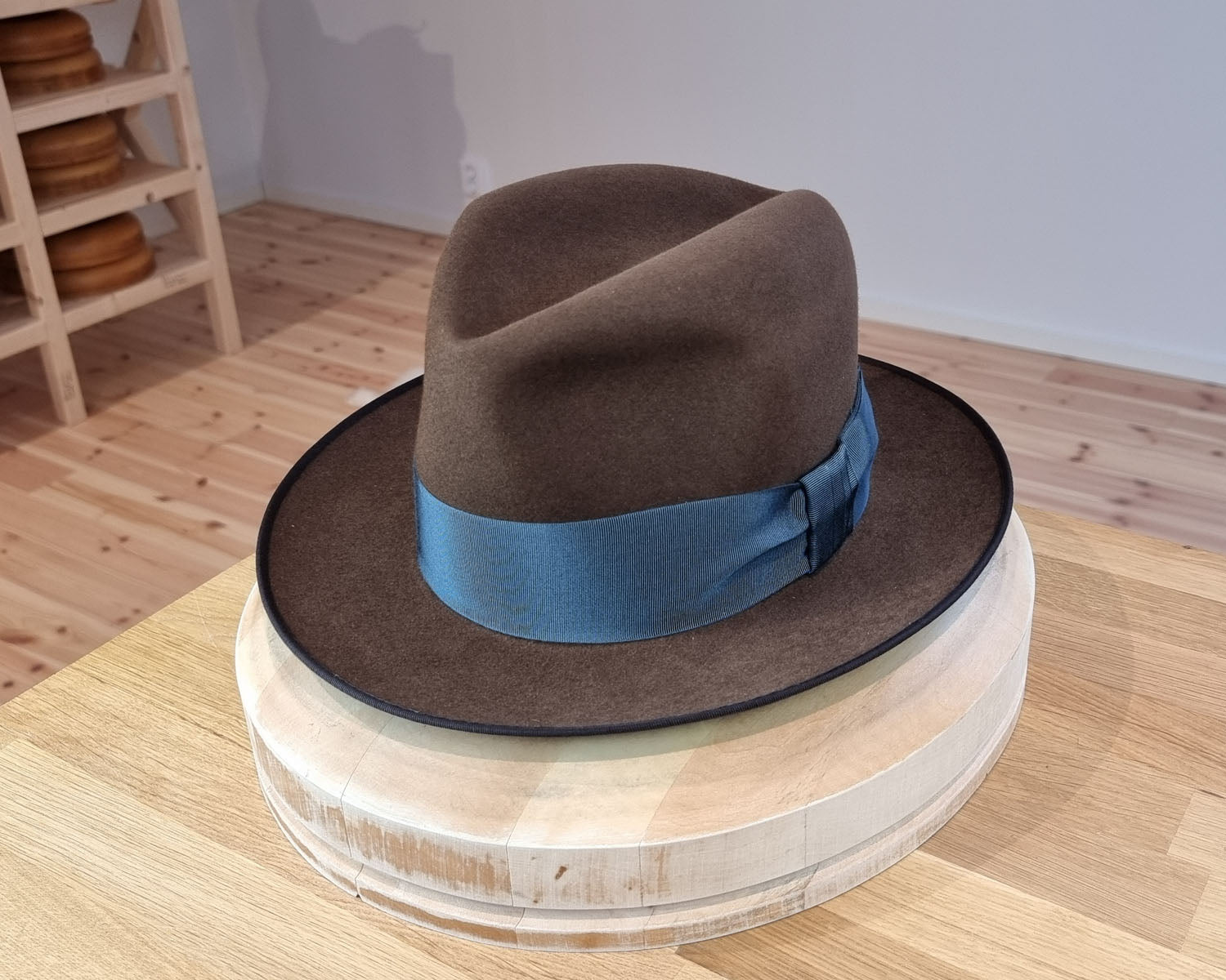 CAGNEY FEDORA | 30X BEAVER BLEND | SABLE BROWN | SIZE 60, US 7 1/2