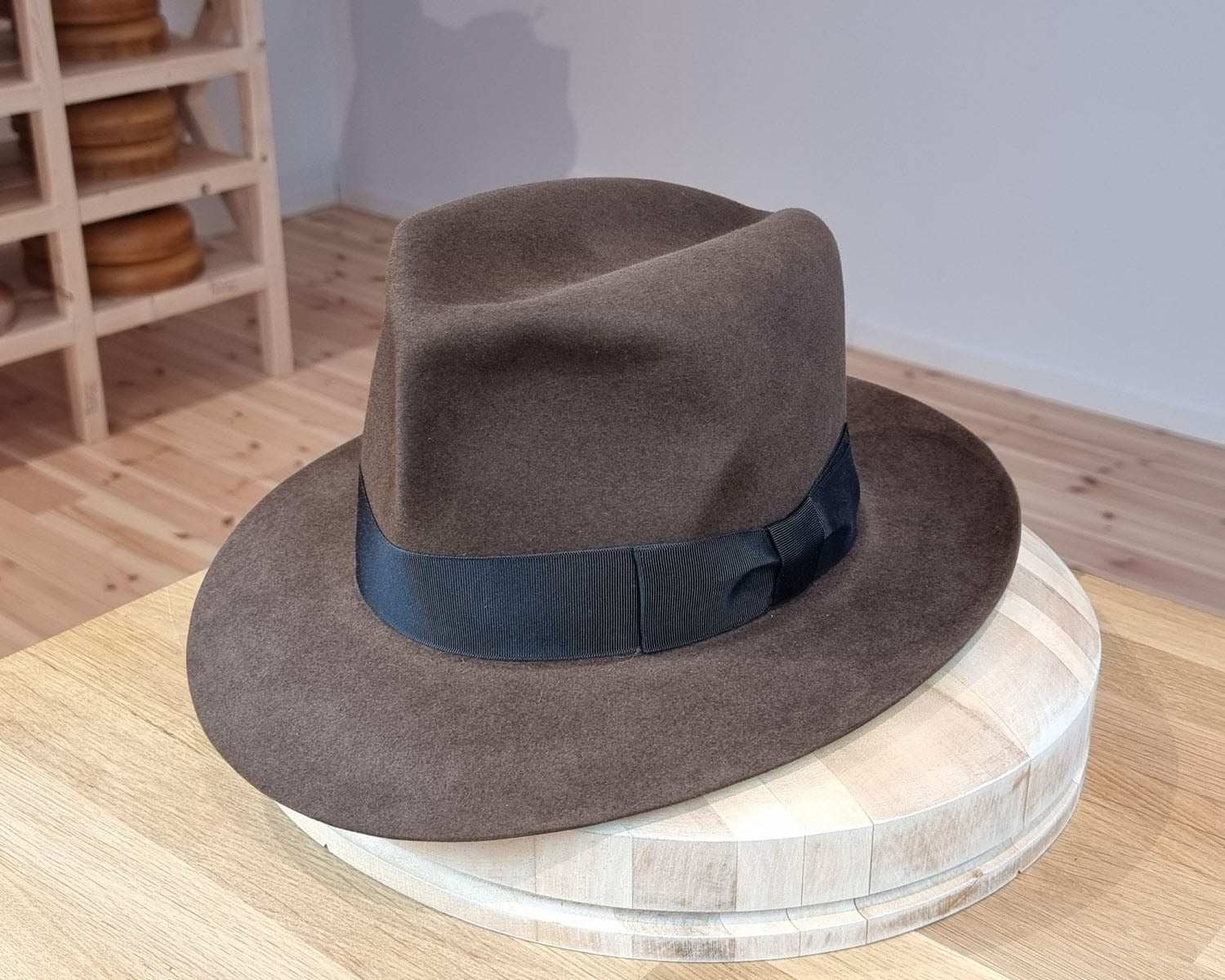 LEIFUR Lucky FEDORA | 50X BEAVER BLEND | SABLE BROWN | SIZE 58, US 7 1/4