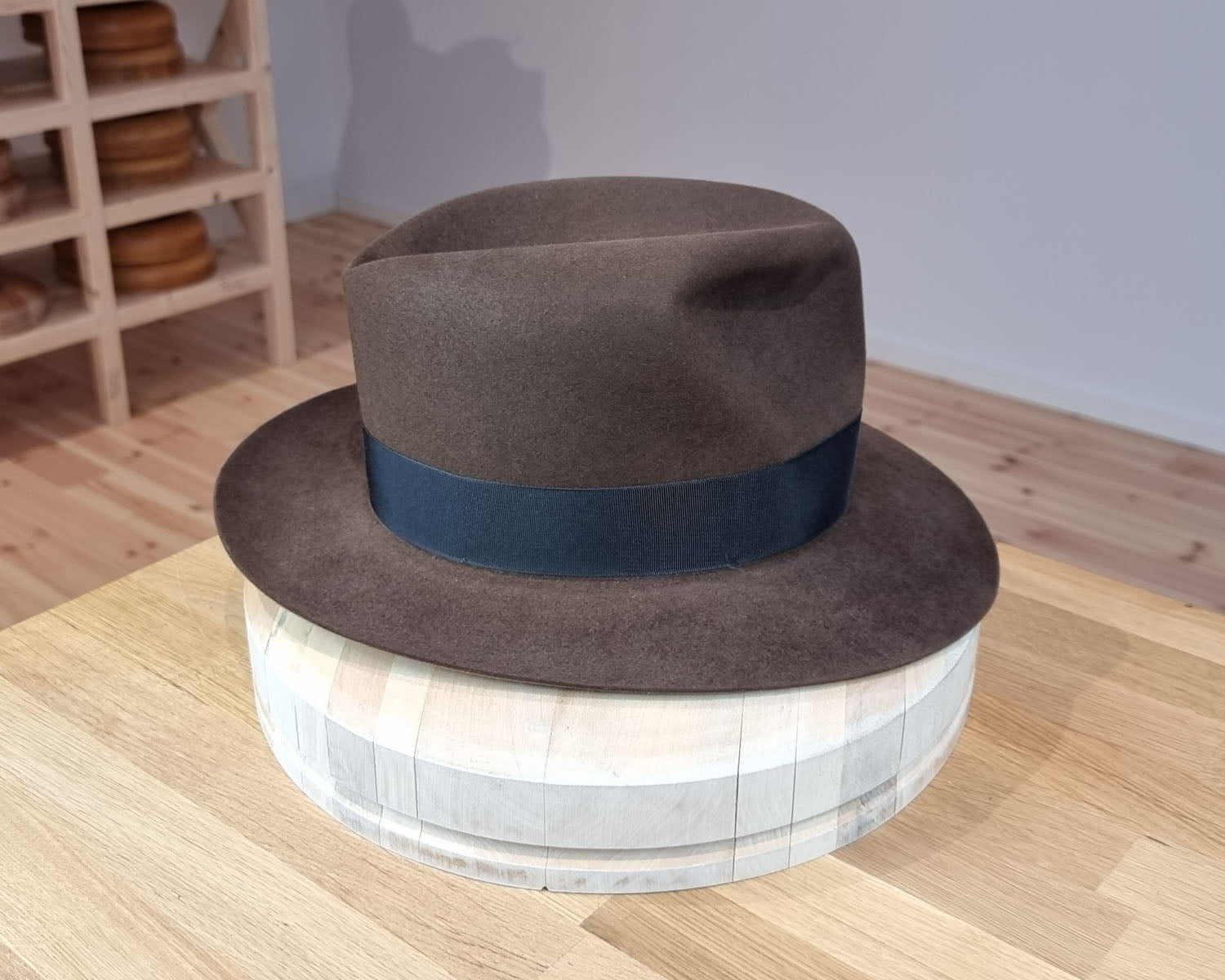 LEIFUR Lucky FEDORA | 50X BEAVER BLEND | SABLE BROWN | SIZE 58, US 7 1/4