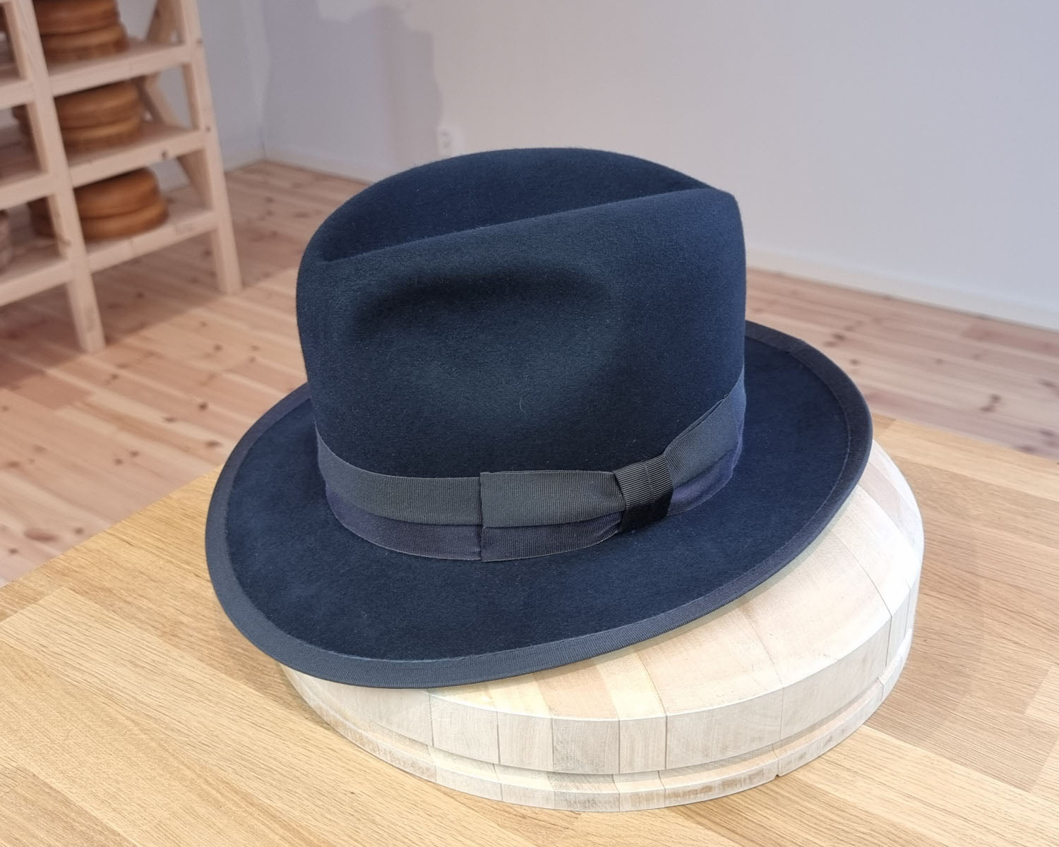 CAGNEY FEDORA | 100X BEAVER | DARK NAVY | SIZE 58, US 7 1/4