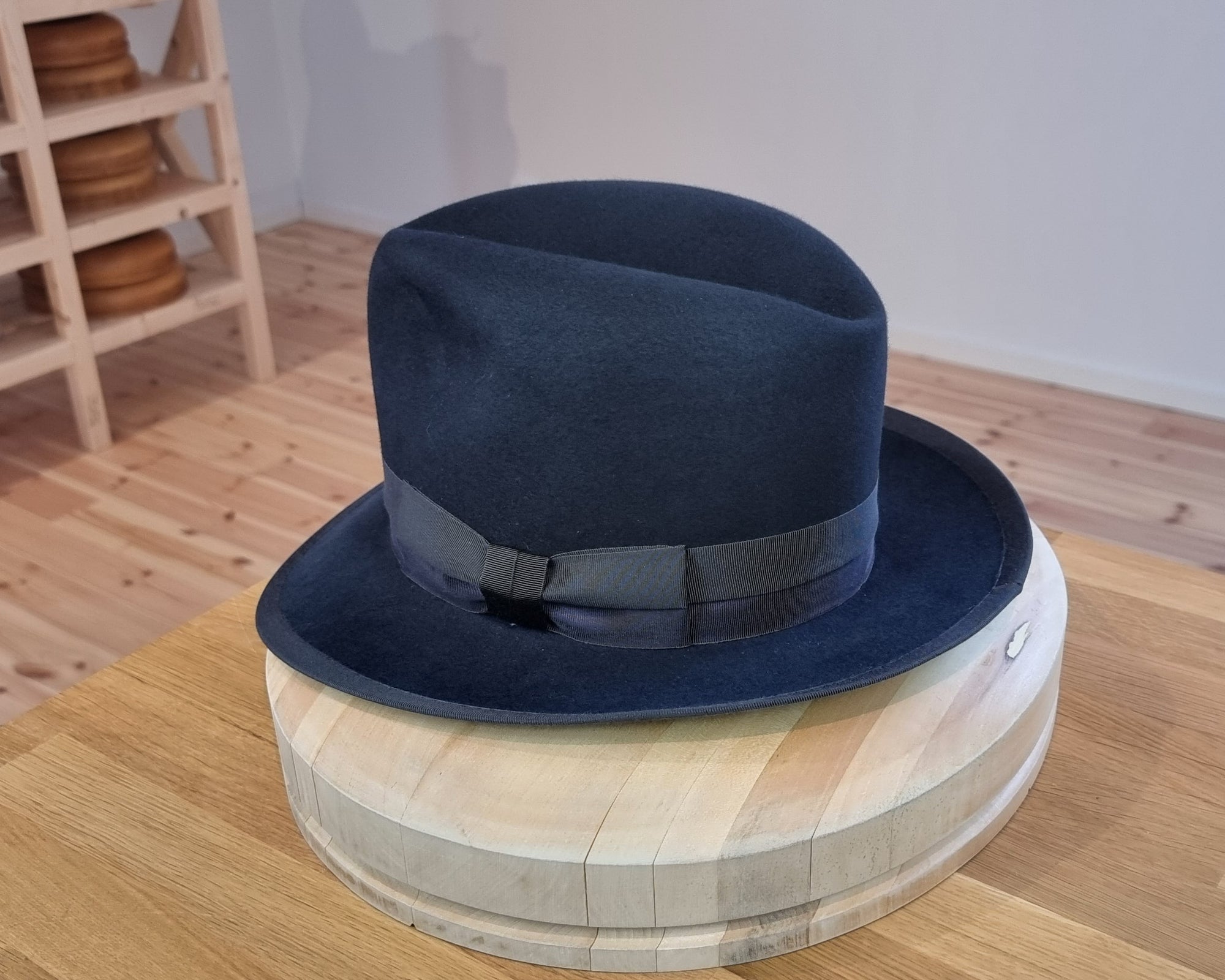 CAGNEY FEDORA | 100X BEAVER | DARK NAVY | SIZE 58, US 7 1/4