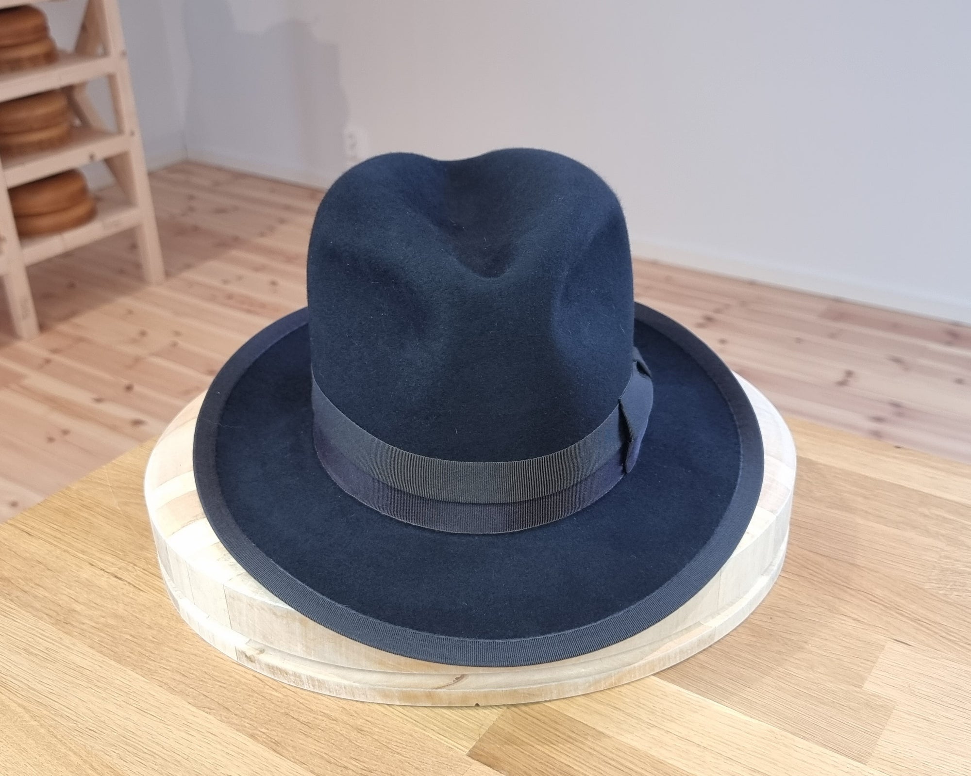 CAGNEY FEDORA | 100X BEAVER | DARK NAVY | SIZE 58, US 7 1/4