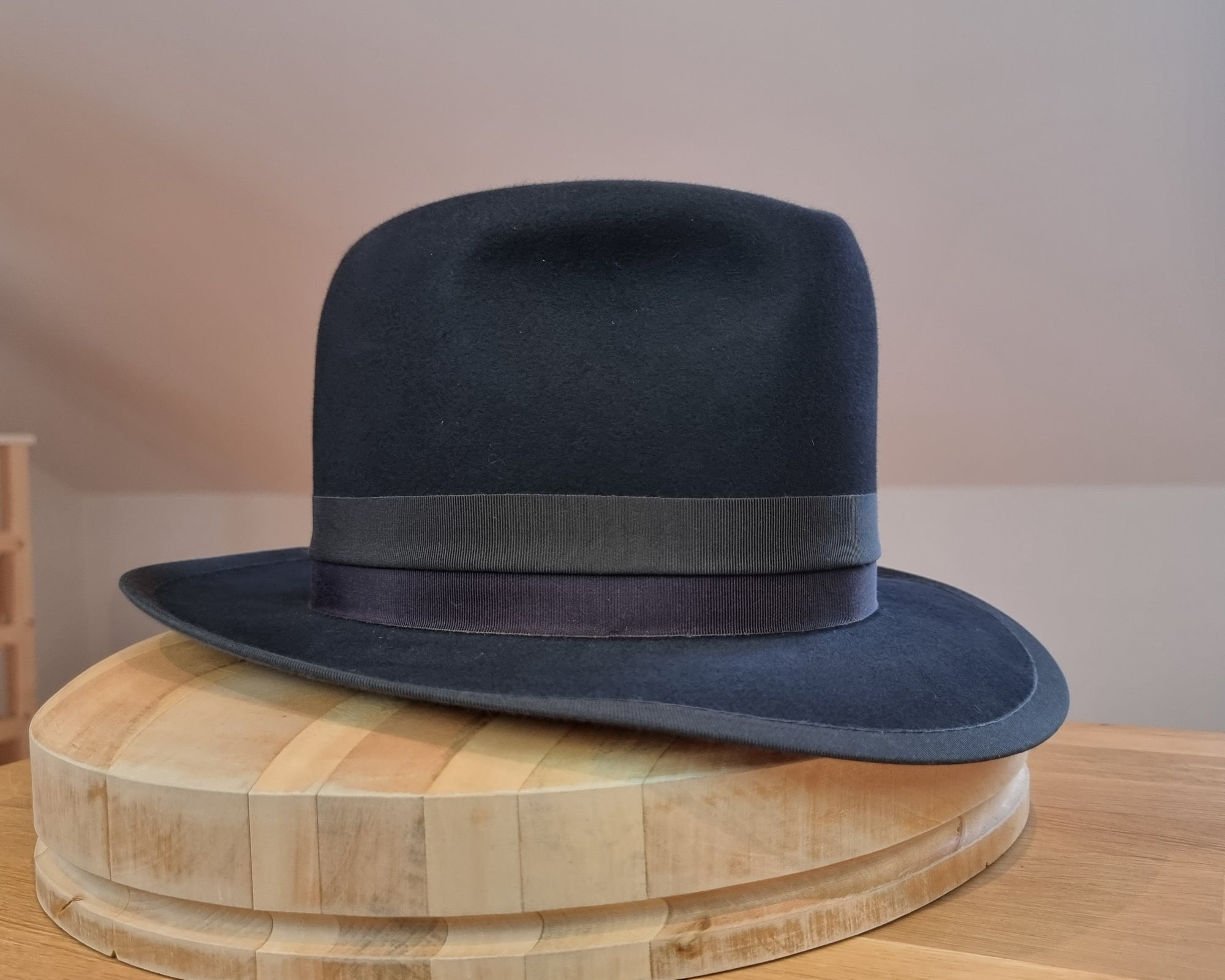 CAGNEY FEDORA | 100X BEAVER | DARK NAVY | SIZE 58, US 7 1/4