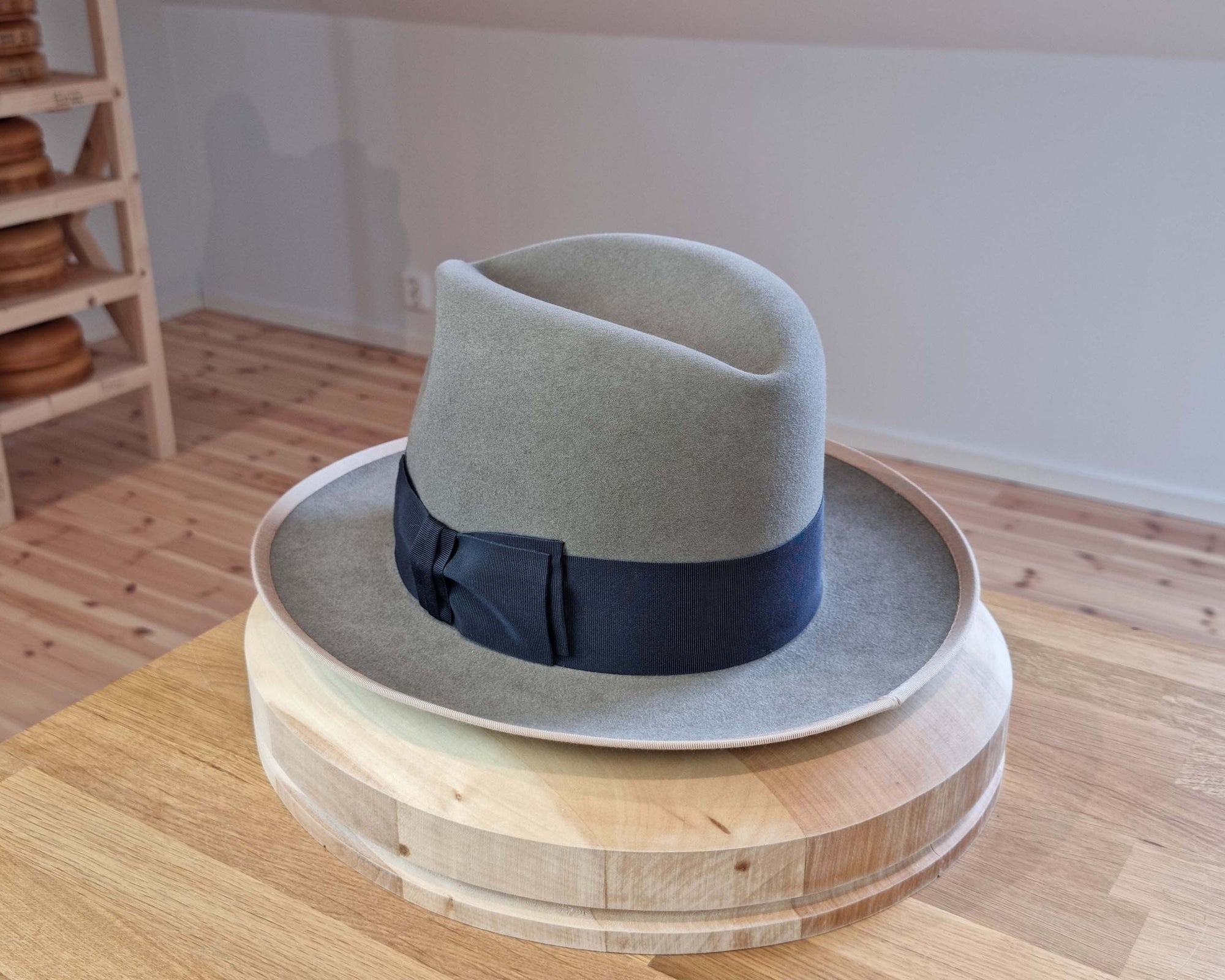 CAGNEY FEDORA | STONE COLOR | 50X BEAVER BLEND | SIZE 61, US 7 5/8