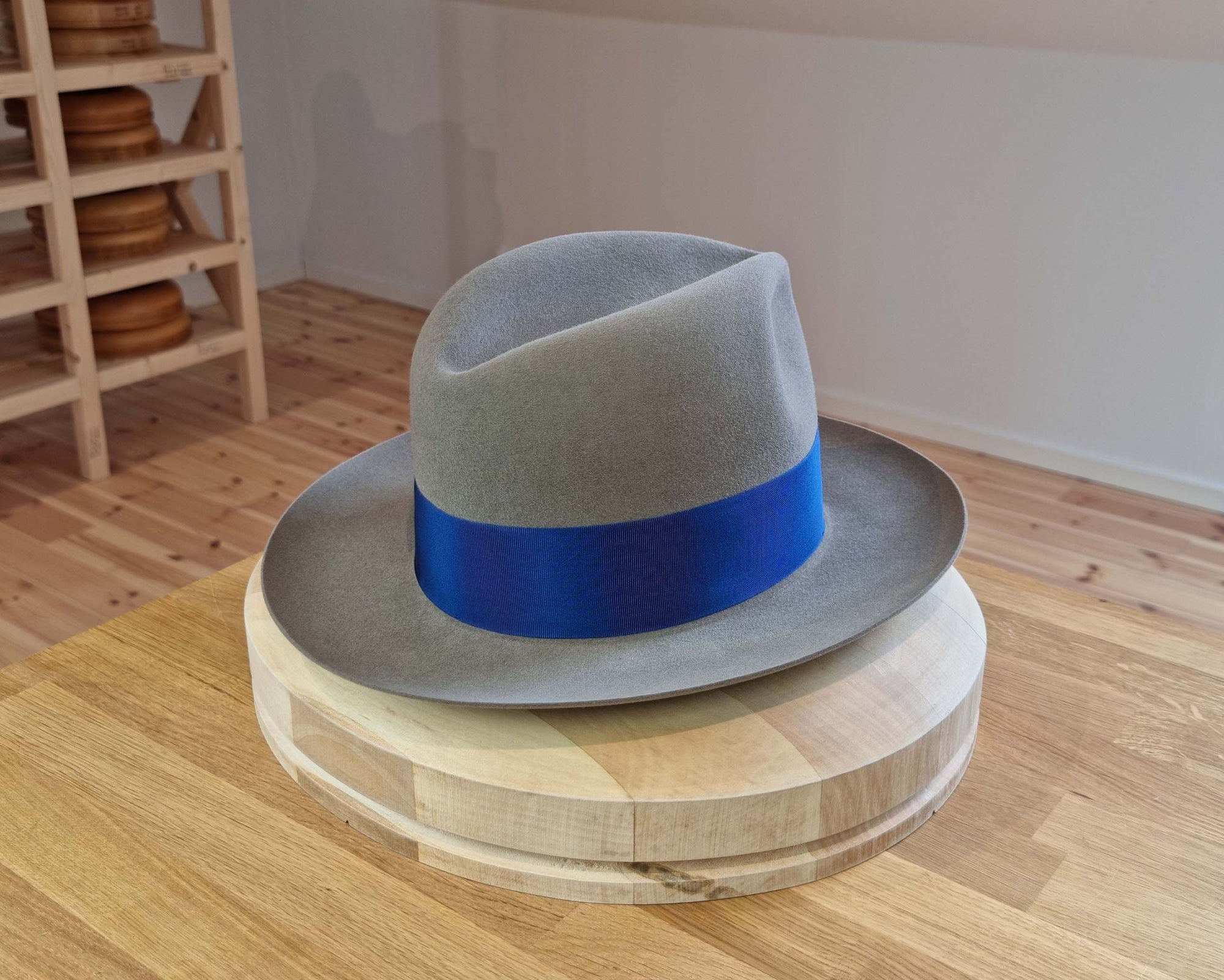 CAGNEY FEDORA | RABBIT & HARE DELUXE BLEND | STONE COLOR | SIZE 60, US 7 1/2