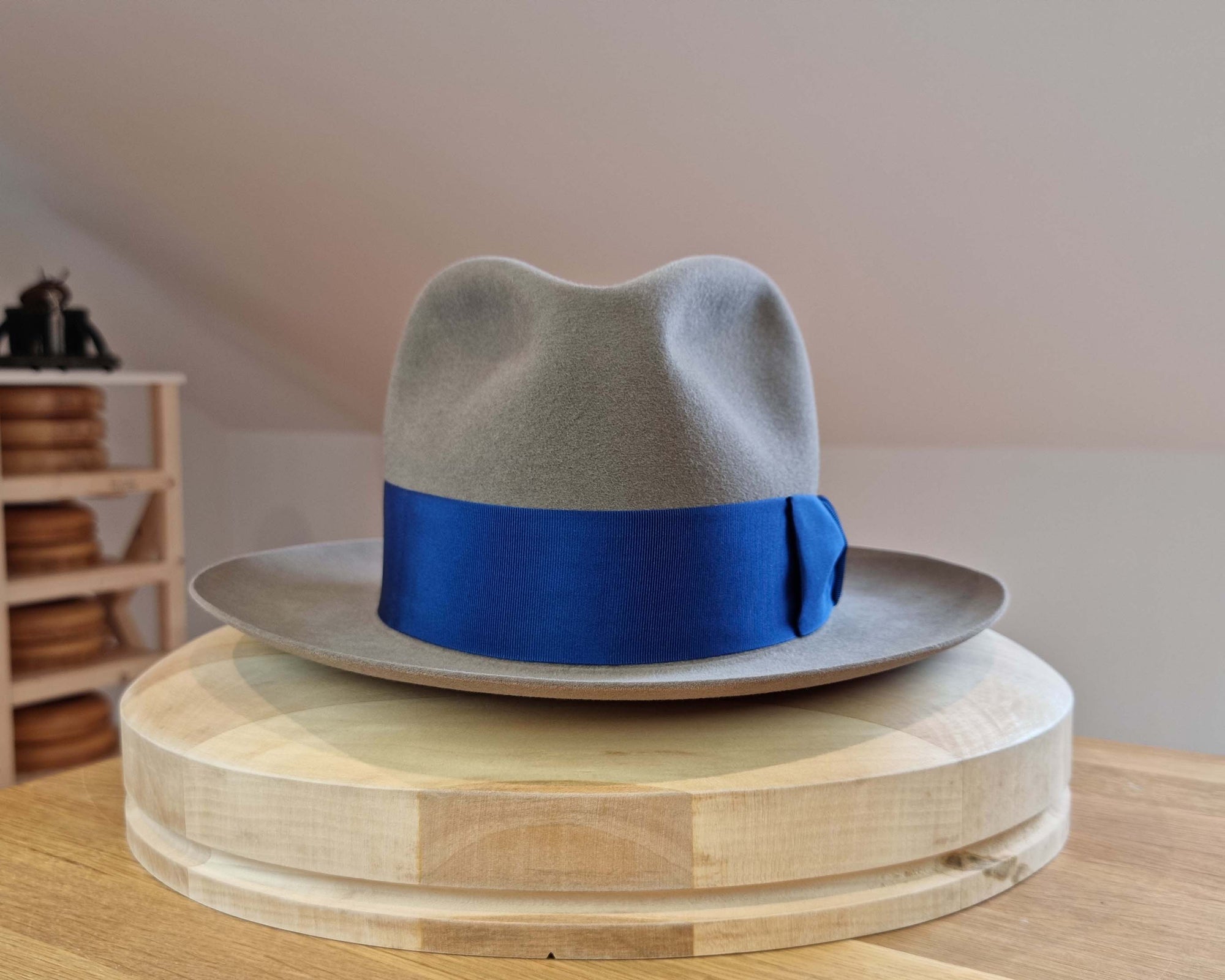 CAGNEY FEDORA | RABBIT & HARE DELUXE BLEND | STONE COLOR | SIZE 60, US 7 1/2