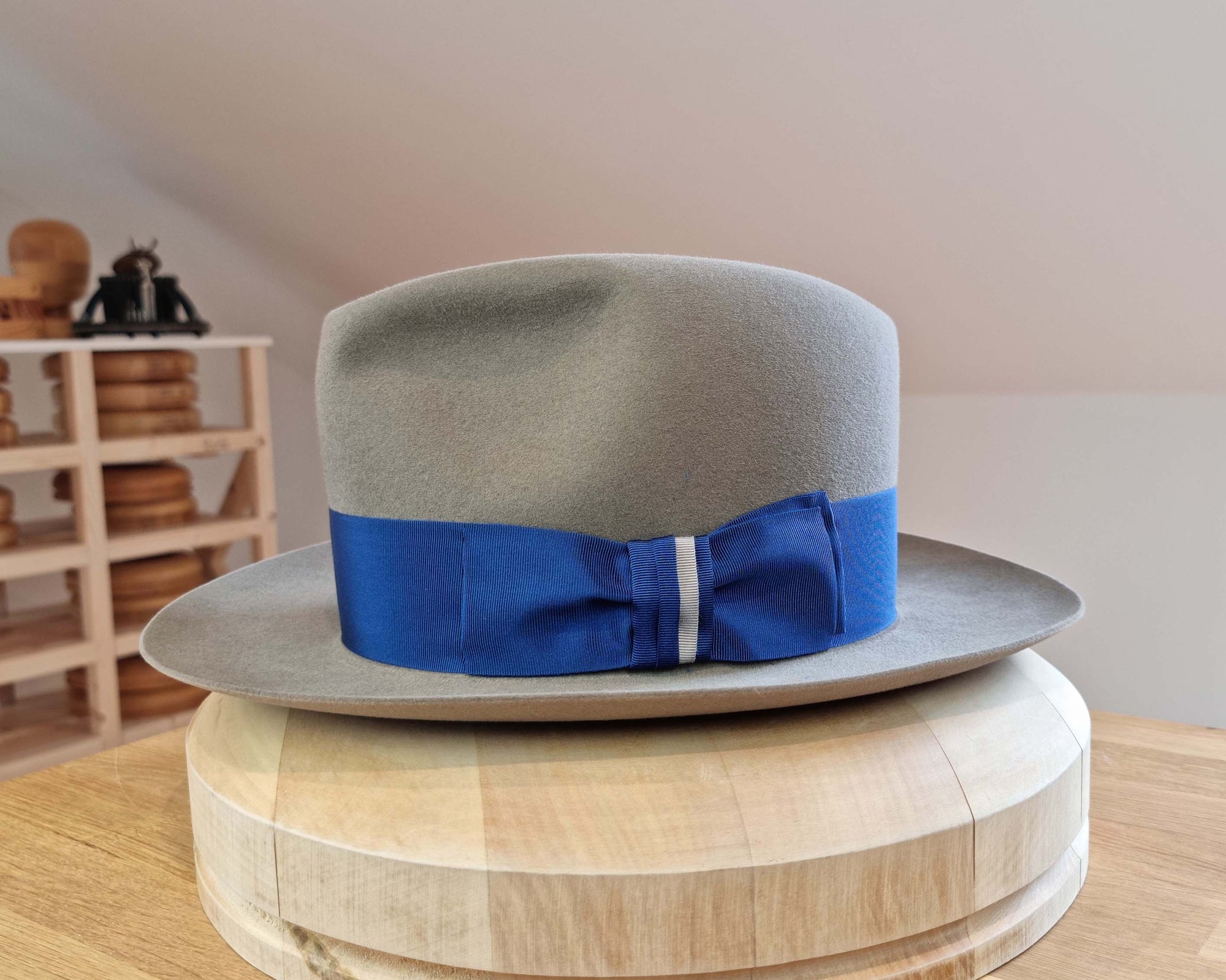 CAGNEY FEDORA | RABBIT & HARE DELUXE BLEND | STONE COLOR | SIZE 60, US 7 1/2