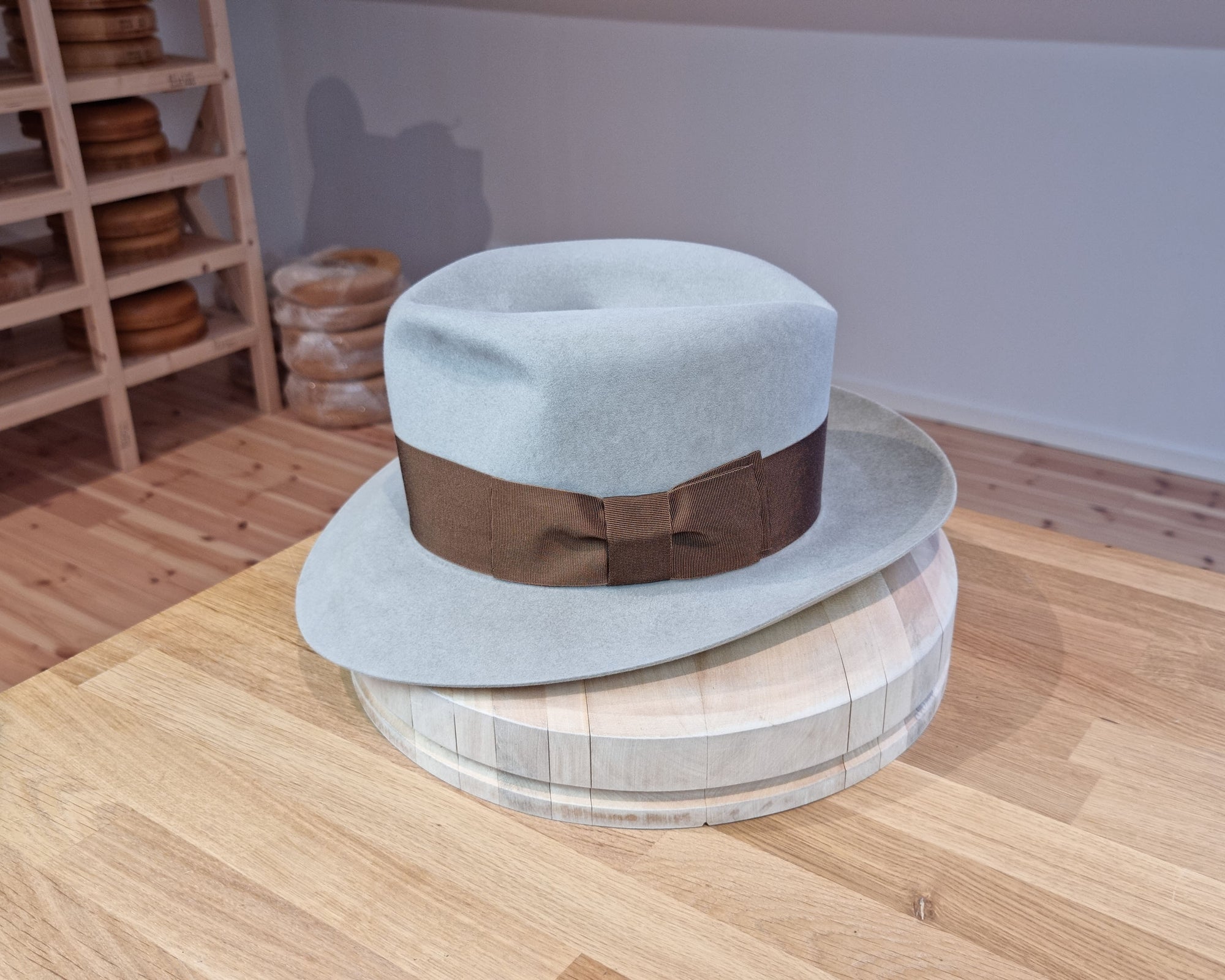 LEIFUR Lucky FEDORA | 50X BEAVER BLEND | DOVE GRAY COLOR | SIZE 59, US 7 3/8