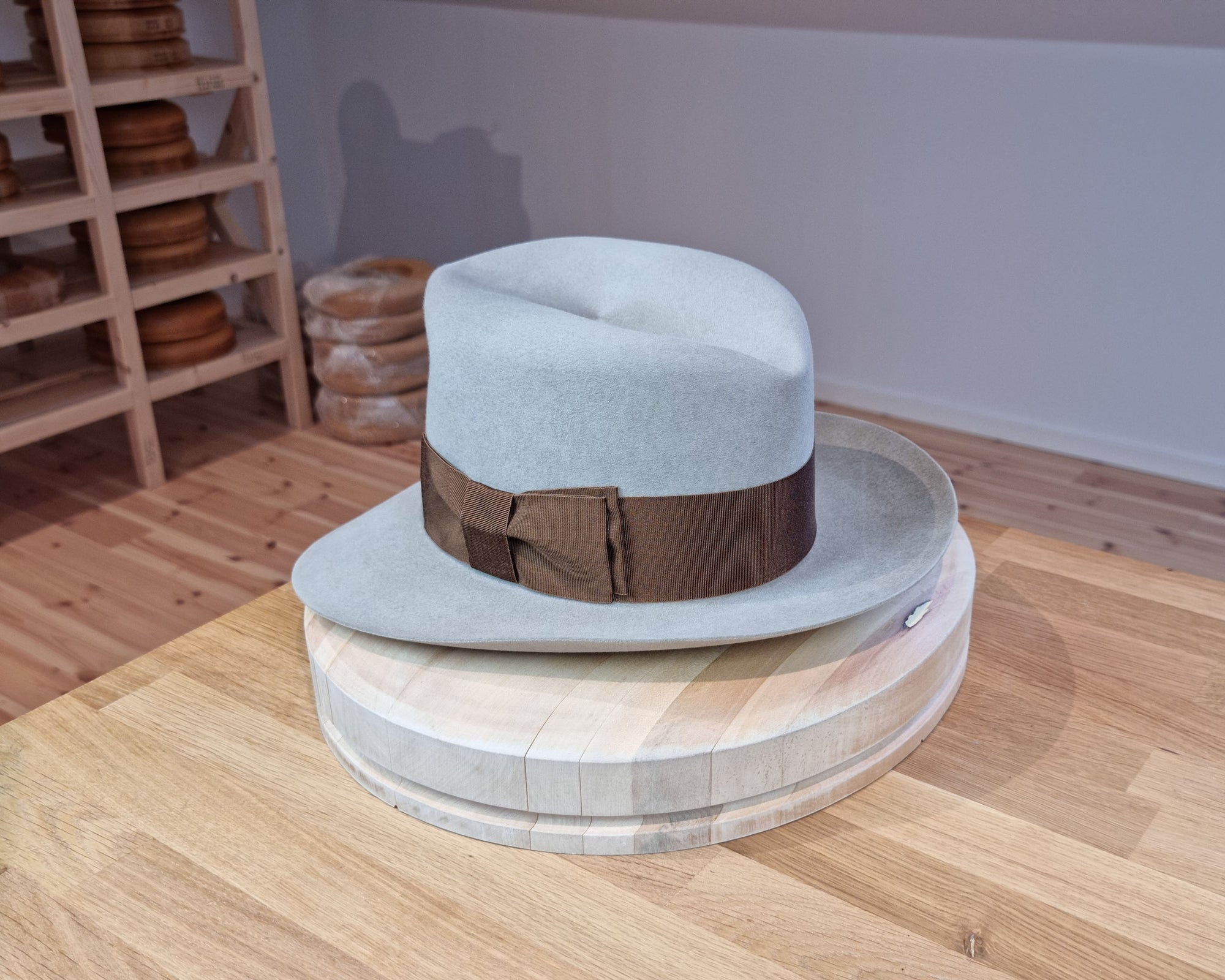 LEIFUR Lucky FEDORA | 50X BEAVER BLEND | DOVE GRAY COLOR | SIZE 59, US 7 3/8