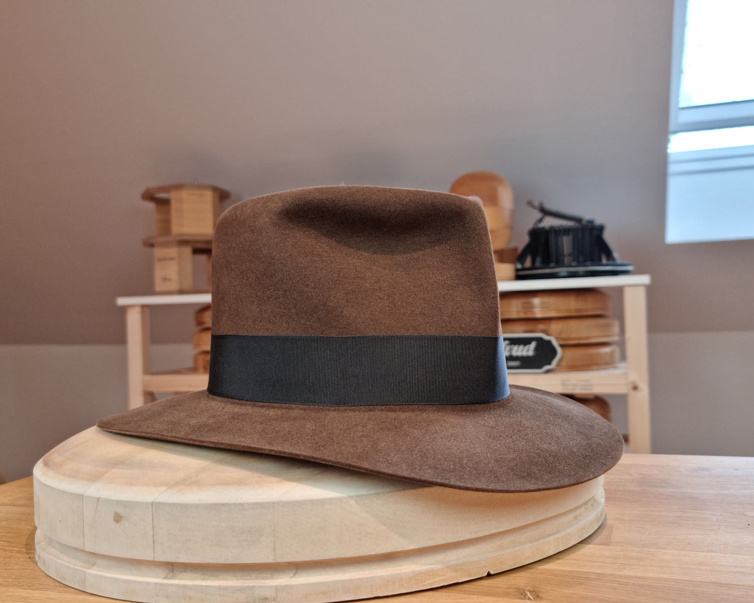 LEIFUR Lucky FEDORA | 50X BEAVER BLEND | SABLE BROWN | SIZE 59, US 7 3/8