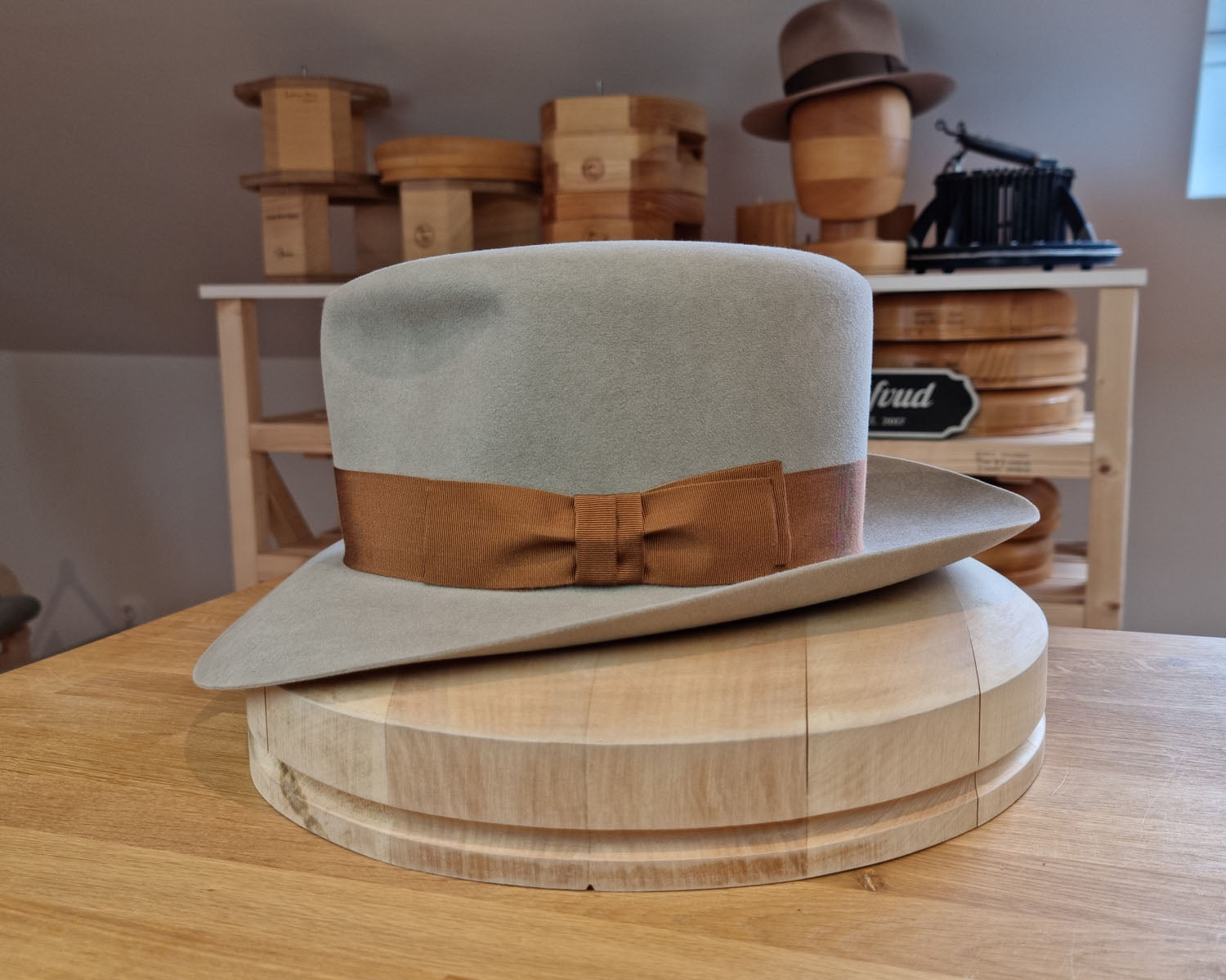 LEIFUR Lucky FEDORA | 50X BEAVER BLEND | DOVE GRAY COLOR | SIZE 61, US 7 5/8
