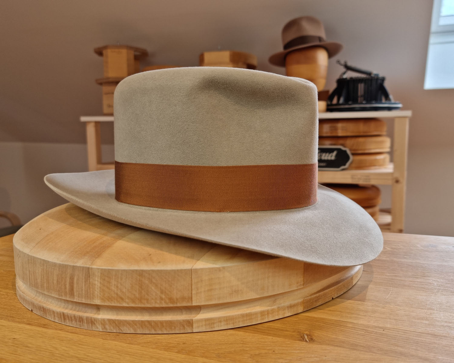 LEIFUR Lucky FEDORA | 50X BEAVER BLEND | DOVE GRAY COLOR | SIZE 61, US 7 5/8