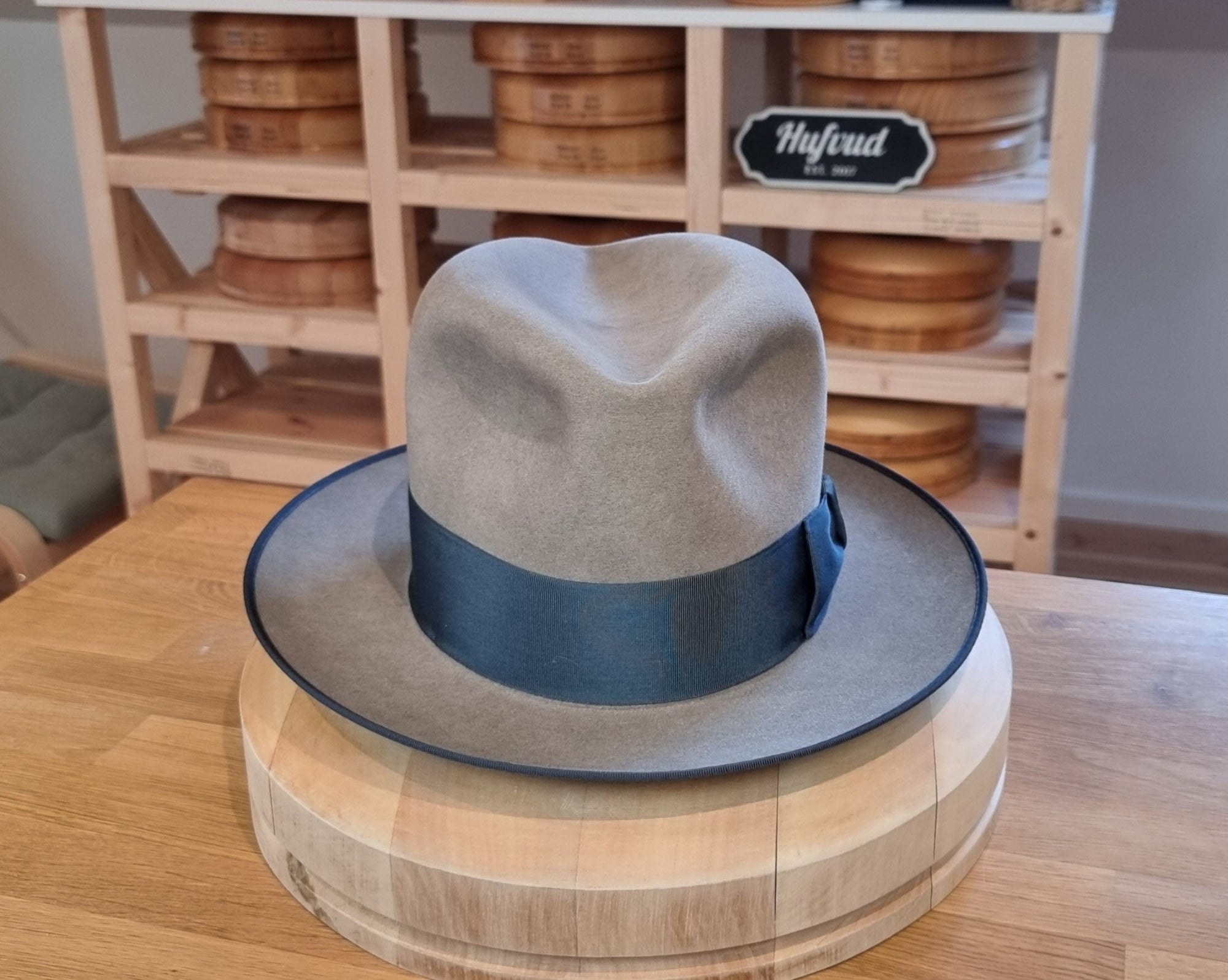CAGNEY FEDORA | 50X BEAVER BLEND | STONE COLOR | SIZE 61, US 7 5/8