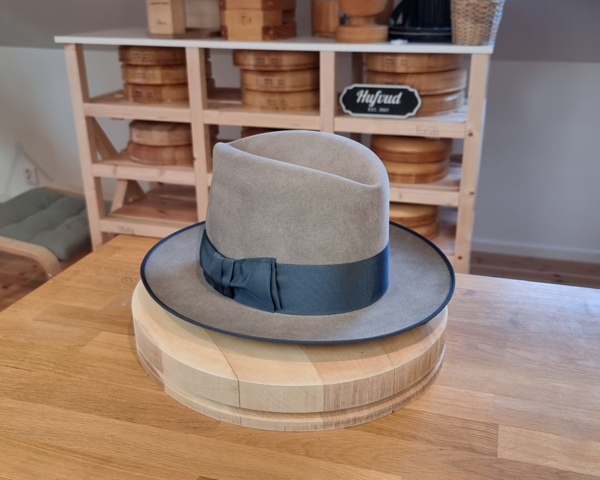 CAGNEY FEDORA | 50X BEAVER BLEND | STONE COLOR | SIZE 61, US 7 5/8