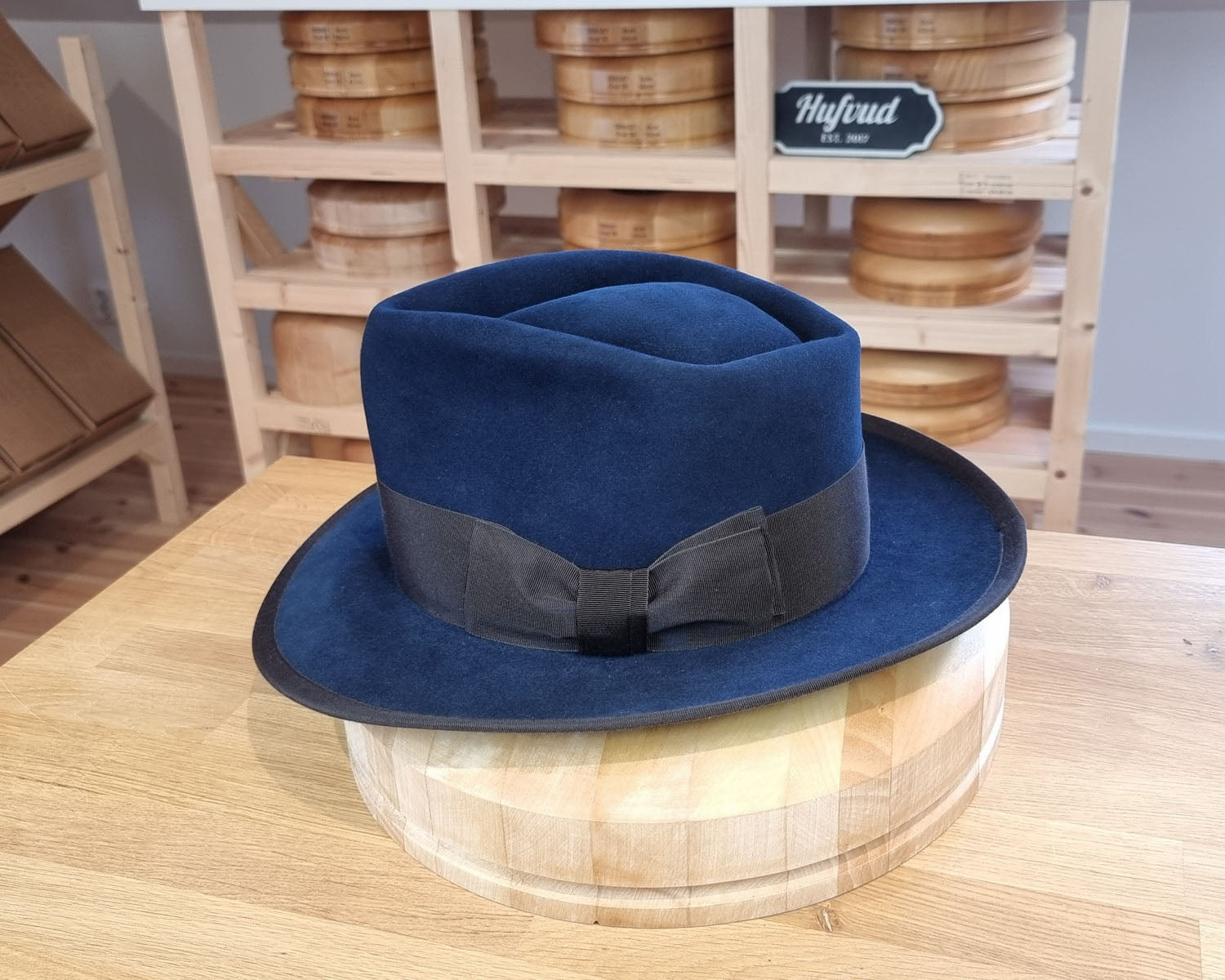 BOGART Maltese Falcon FEDORA | 100X NUTRIA | MIDNIGHT BLUE | SIZE 61, US 7 5/8