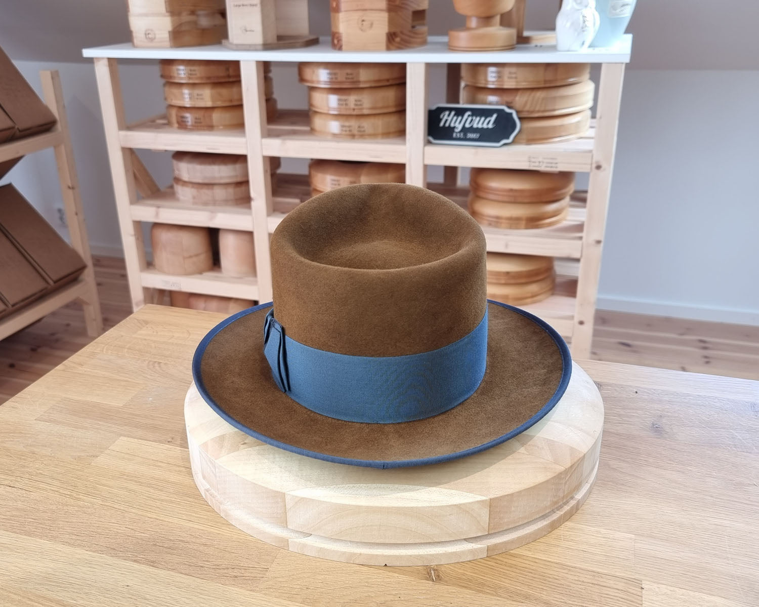 WHIPPET FEDORA | 100X NUTRIA | BROWN SUGAR COLOR | SIZE 59, US 7 3/8