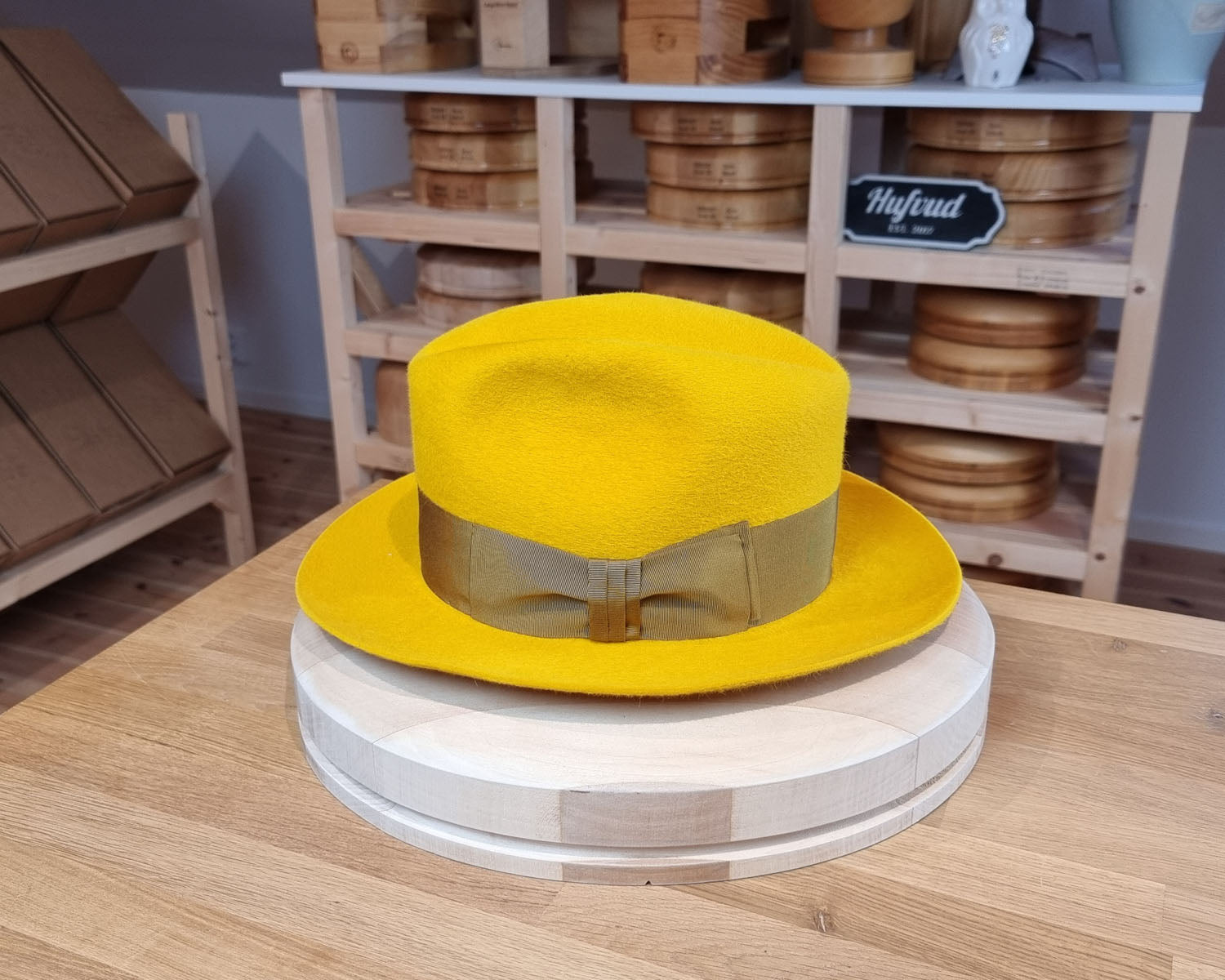 FLOKI FEDORA | RABBIT DELUXE VELOUR FELT | MUSTARD COLOR | SIZE 60, US 7 1/2