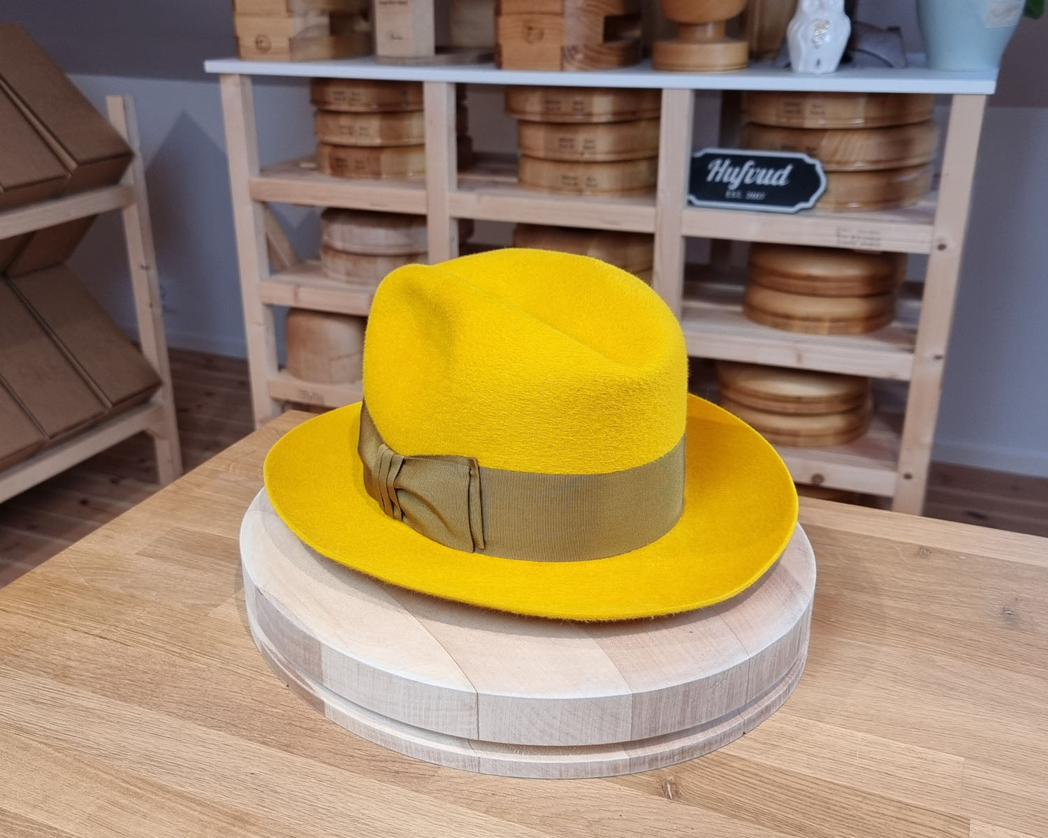 FLOKI FEDORA | RABBIT DELUXE VELOUR FELT | MUSTARD COLOR | SIZE 60, US 7 1/2