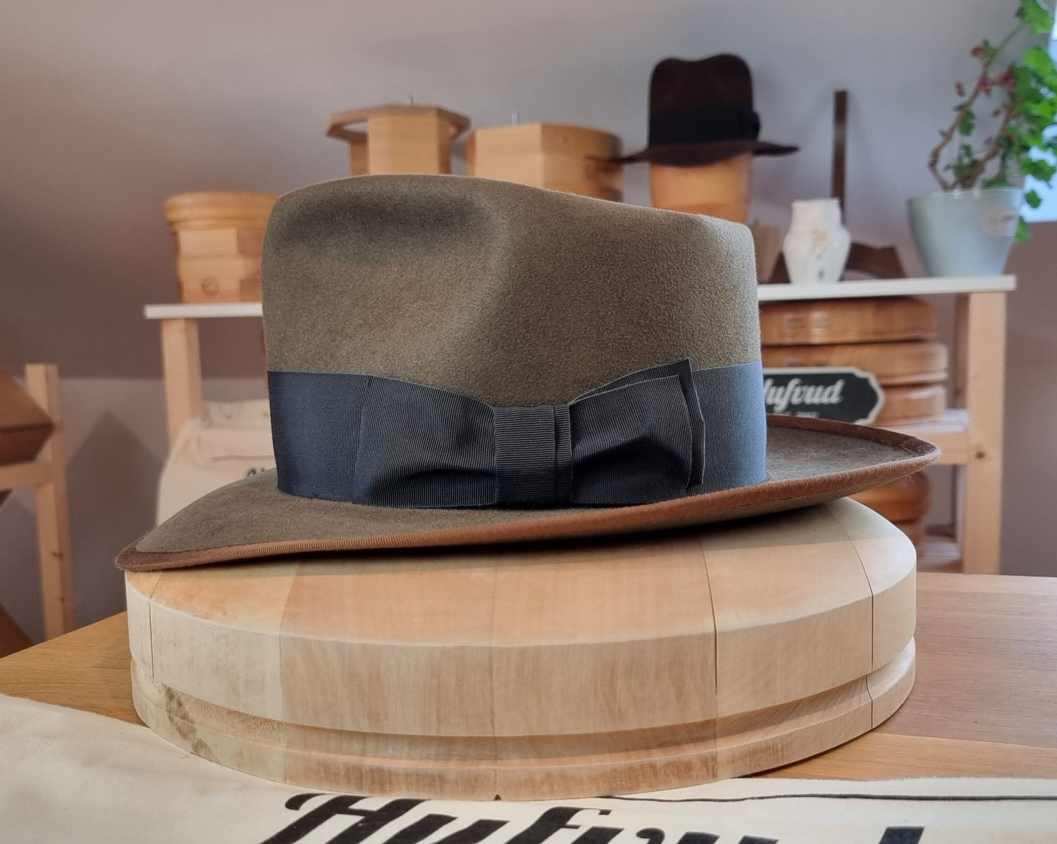 WHIPPET FEDORA | BEAVER FIFTY | OLIVE GREEN COLOR | SIZE 60, US 7 1/2