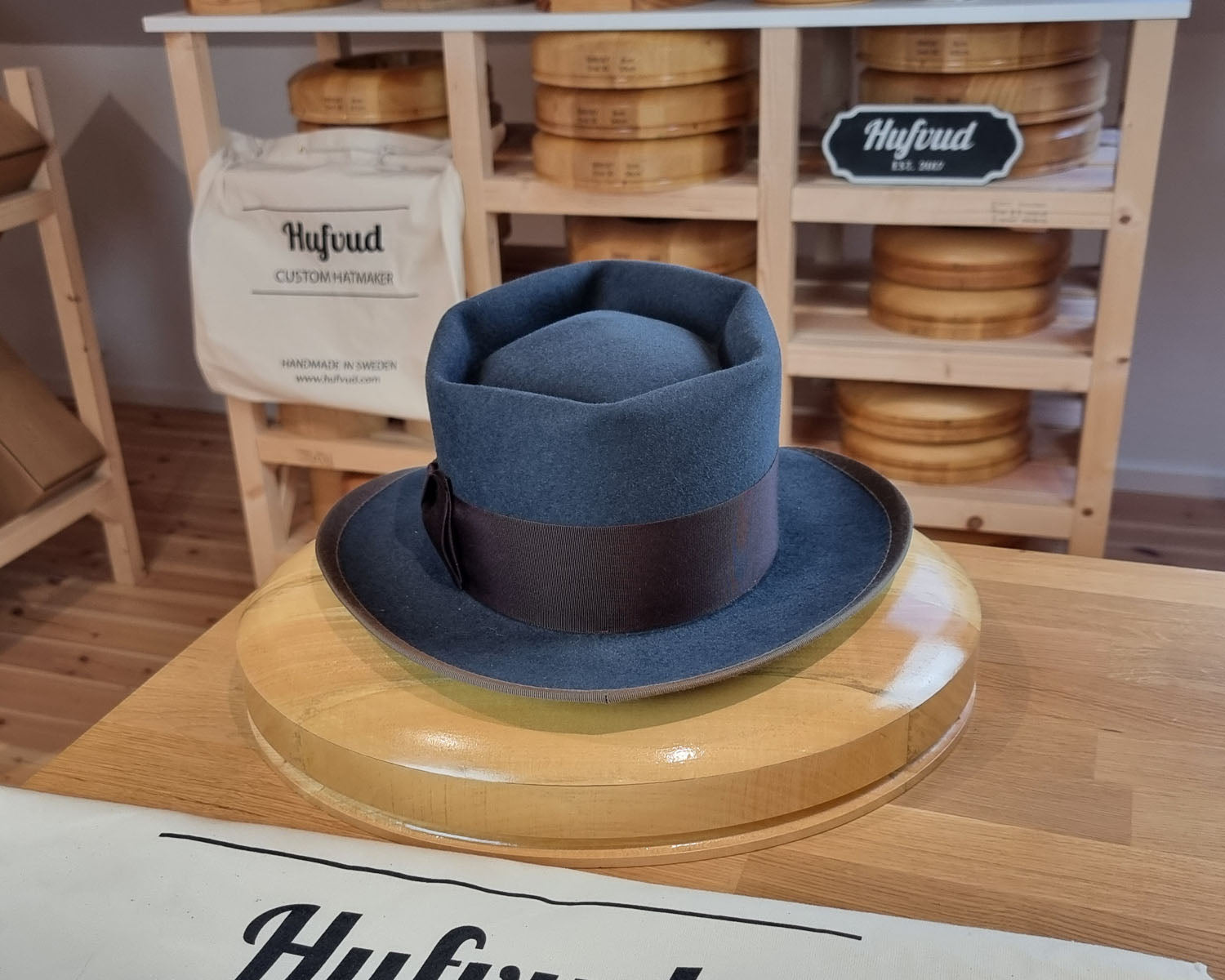 HAT OF THE YEAR: Mr Soft Touch Bash | RABBIT & HARE DELUXE BLEND | OCEAN COLOR | LONG OVAL | SIZE 57, US 7 1/8