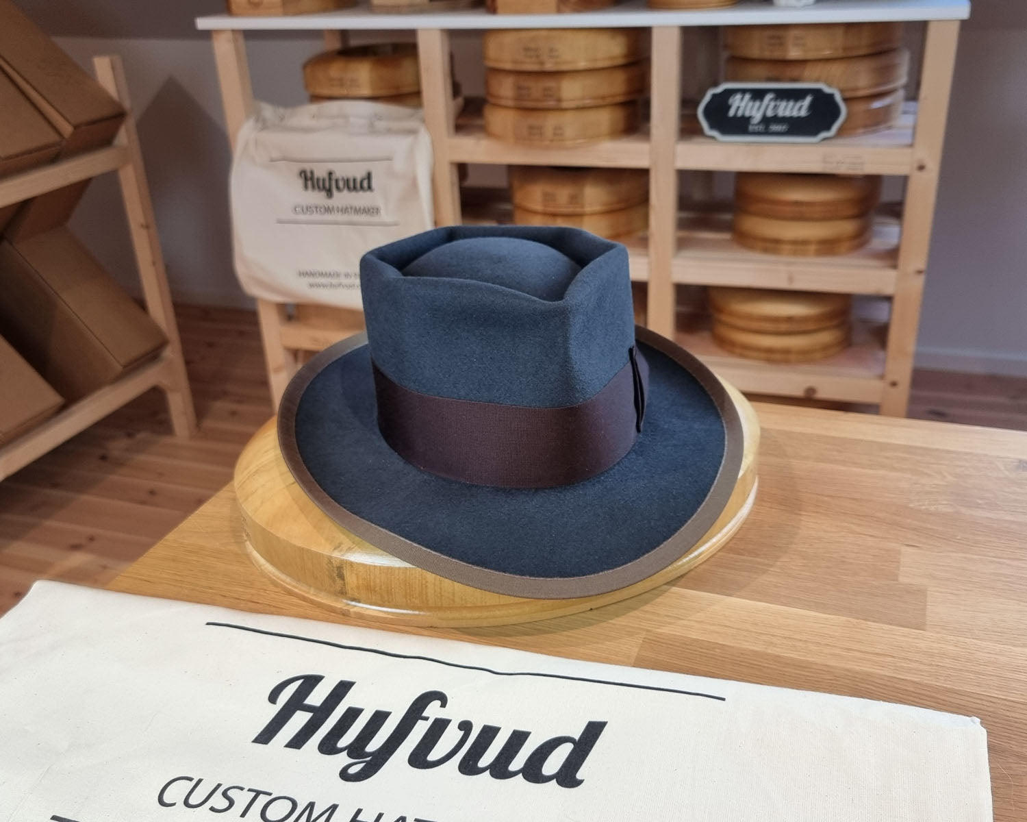 HAT OF THE YEAR: Mr Soft Touch Bash | RABBIT & HARE DELUXE BLEND | OCEAN COLOR | LONG OVAL | SIZE 57, US 7 1/8