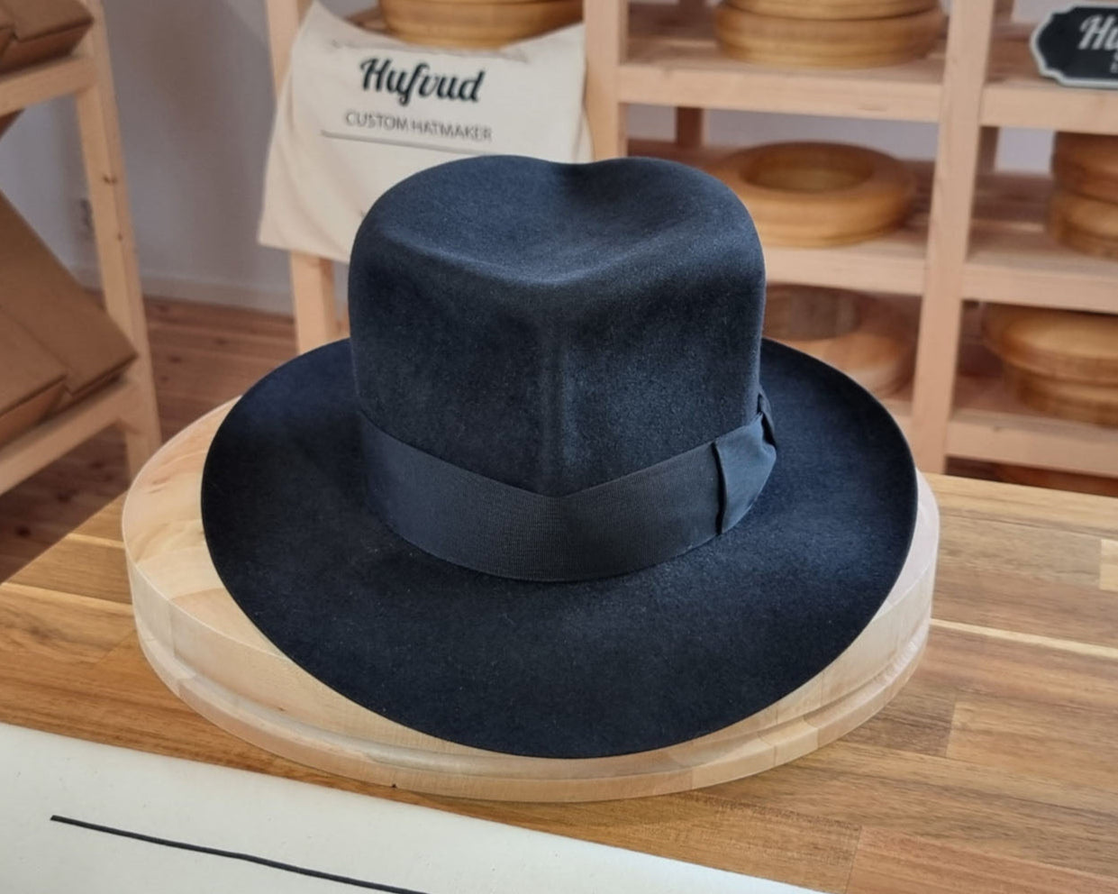 LEIFUR Adventure FEDORA | BEAVER TWENTY | BLACK COLOR | WESTERN WEIGHT | SIZE 58, US 7 1/4