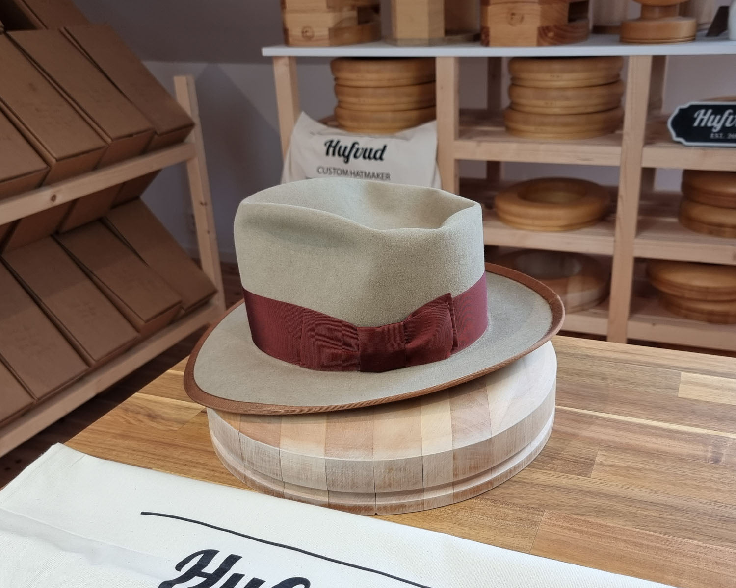 WHIPPET FEDORA | BEAVER FIFTY | FAWN COLOR | SIZE 60, US 7 1/2