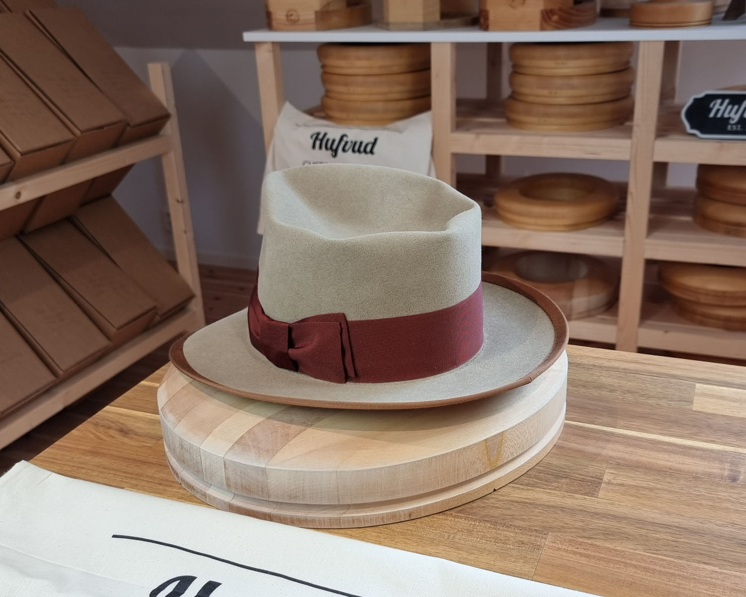 WHIPPET FEDORA | BEAVER FIFTY | FAWN COLOR | SIZE 60, US 7 1/2