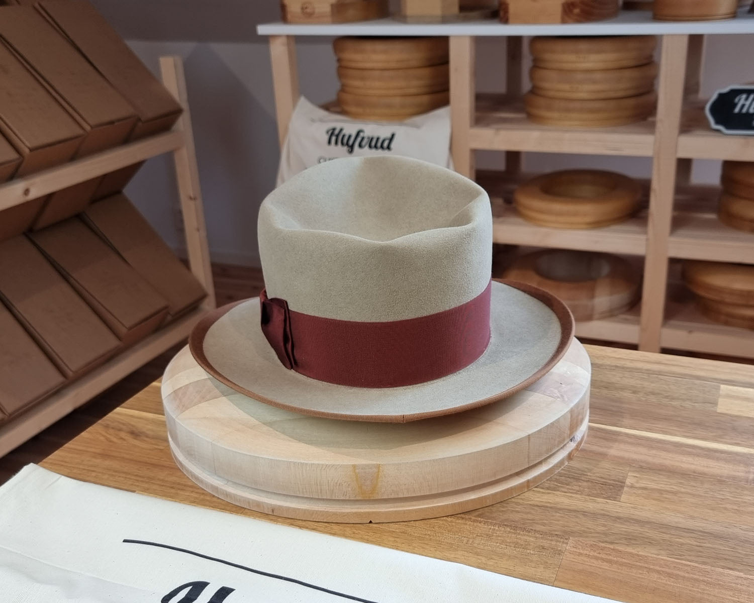 WHIPPET FEDORA | BEAVER FIFTY | FAWN COLOR | SIZE 60, US 7 1/2