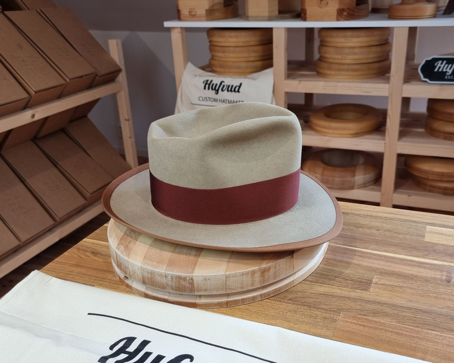 WHIPPET FEDORA | BEAVER FIFTY | FAWN COLOR | SIZE 60, US 7 1/2