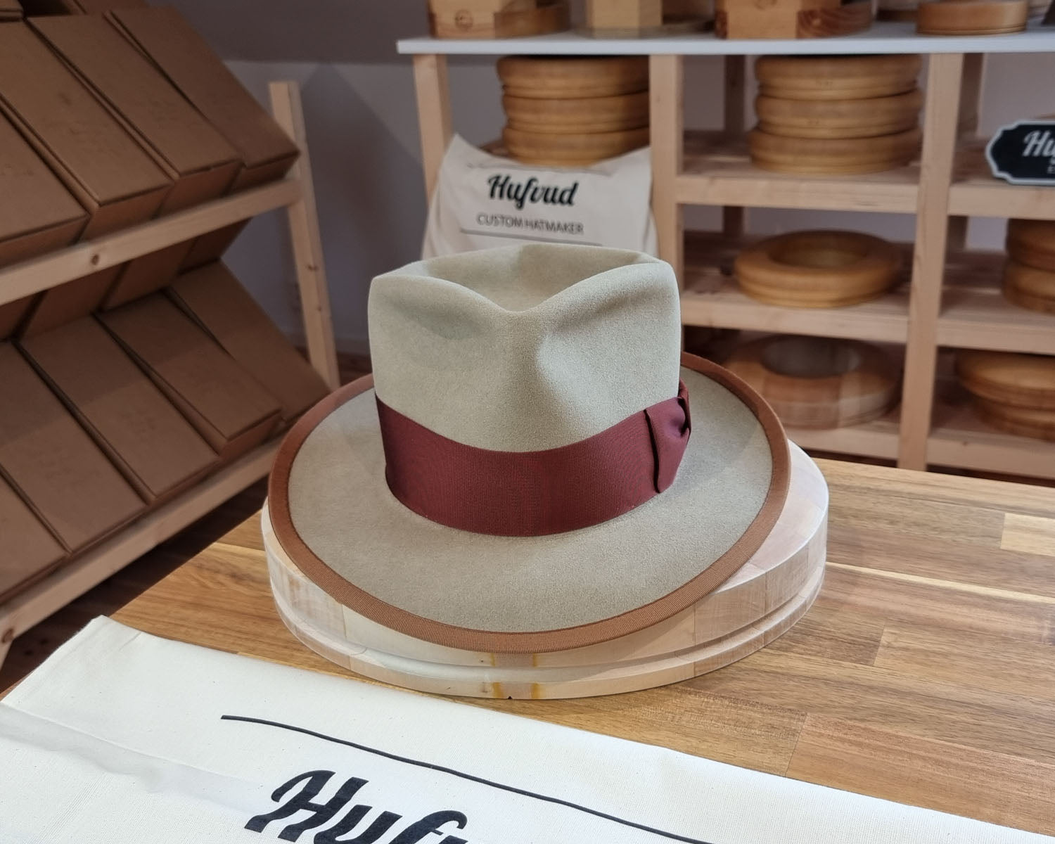 WHIPPET FEDORA | BEAVER FIFTY | FAWN COLOR | SIZE 60, US 7 1/2