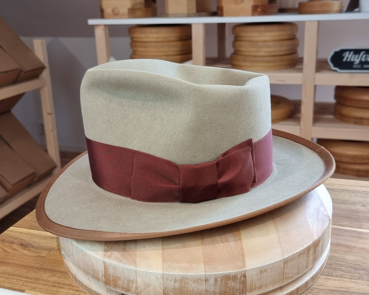 WHIPPET FEDORA | BEAVER FIFTY | FAWN COLOR | SIZE 60, US 7 1/2