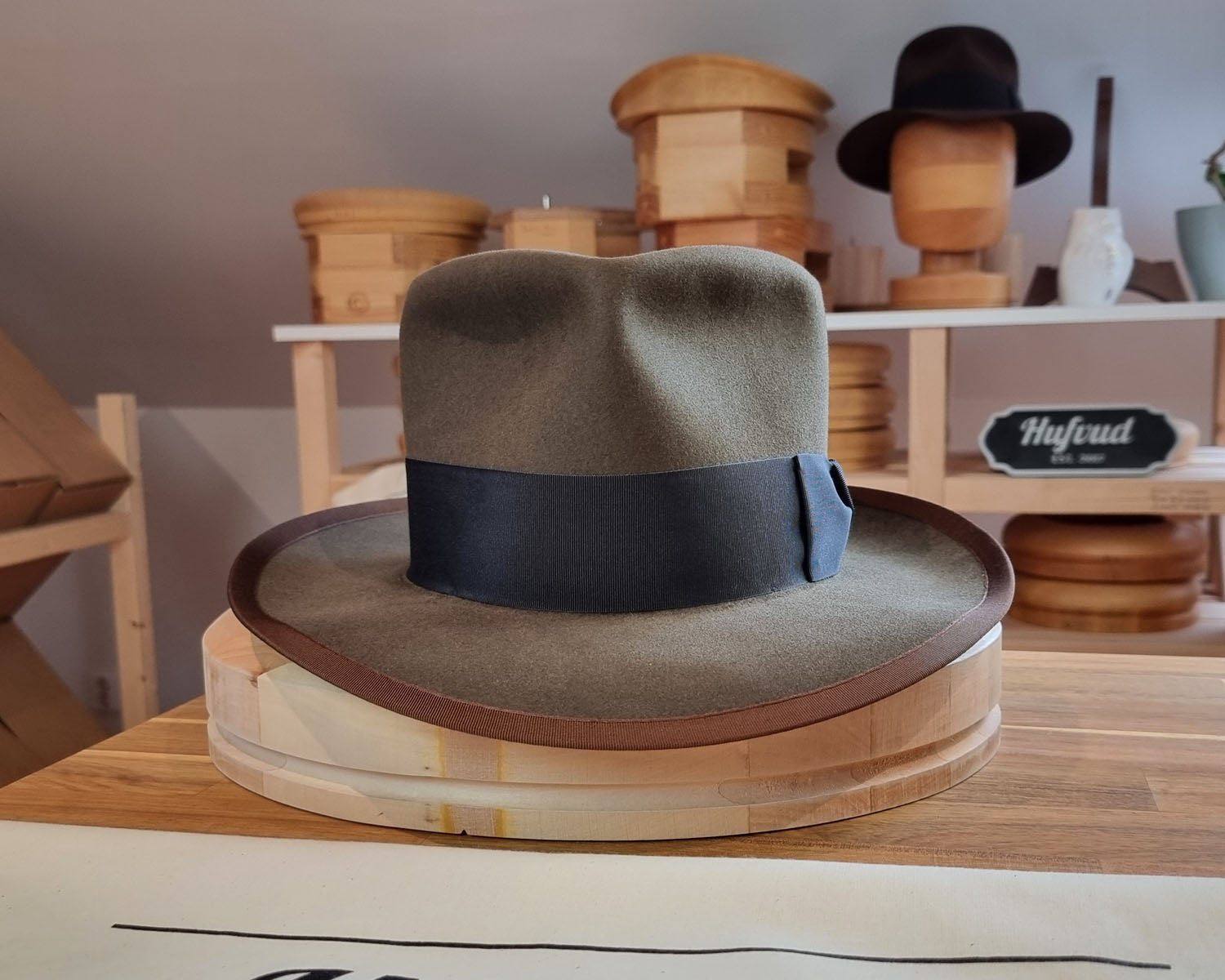 WHIPPET FEDORA | BEAVER FIFTY | OLIVE GREEN COLOR | SIZE 62, US 7 3/4