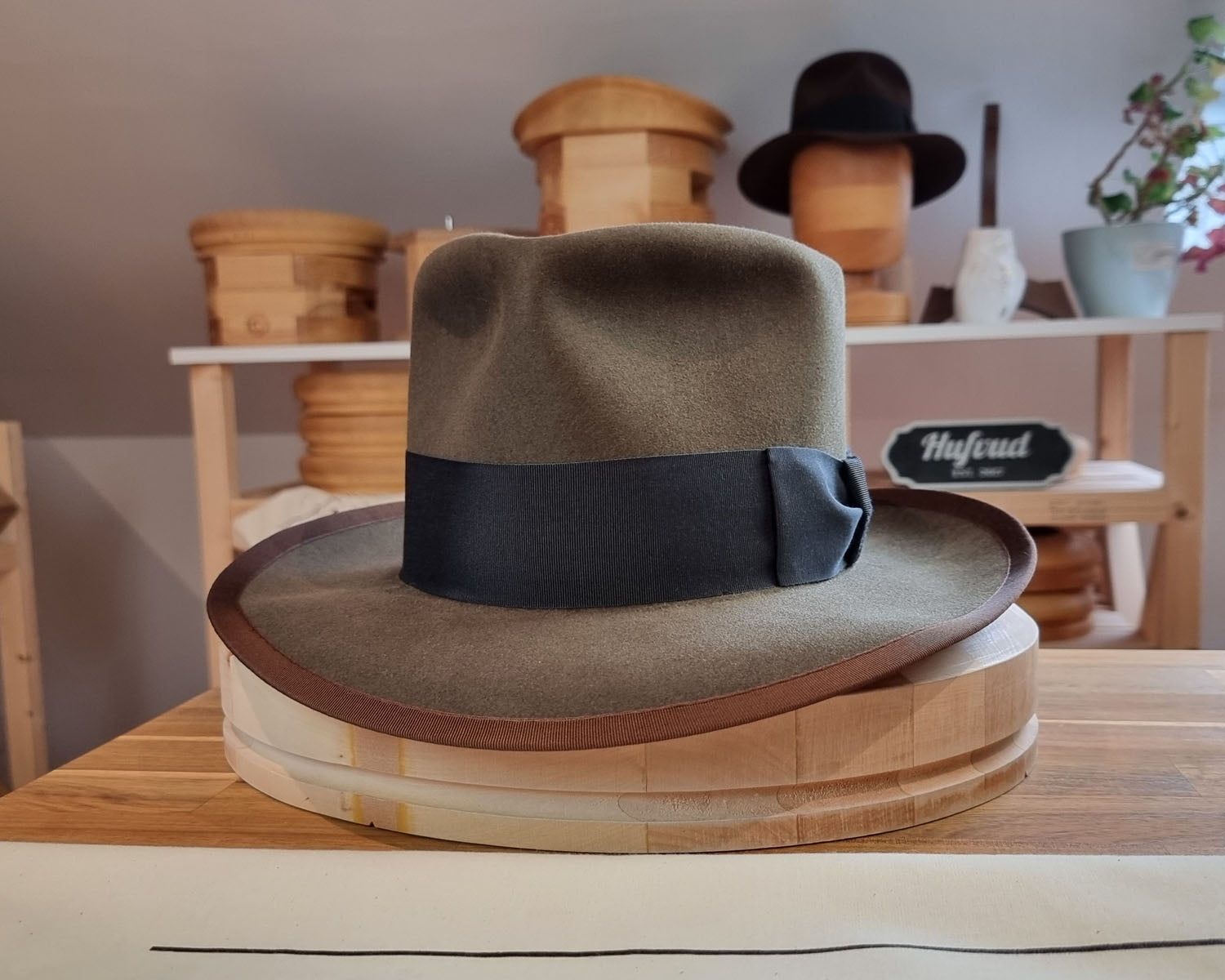 WHIPPET FEDORA | BEAVER FIFTY | OLIVE GREEN COLOR | SIZE 62, US 7 3/4