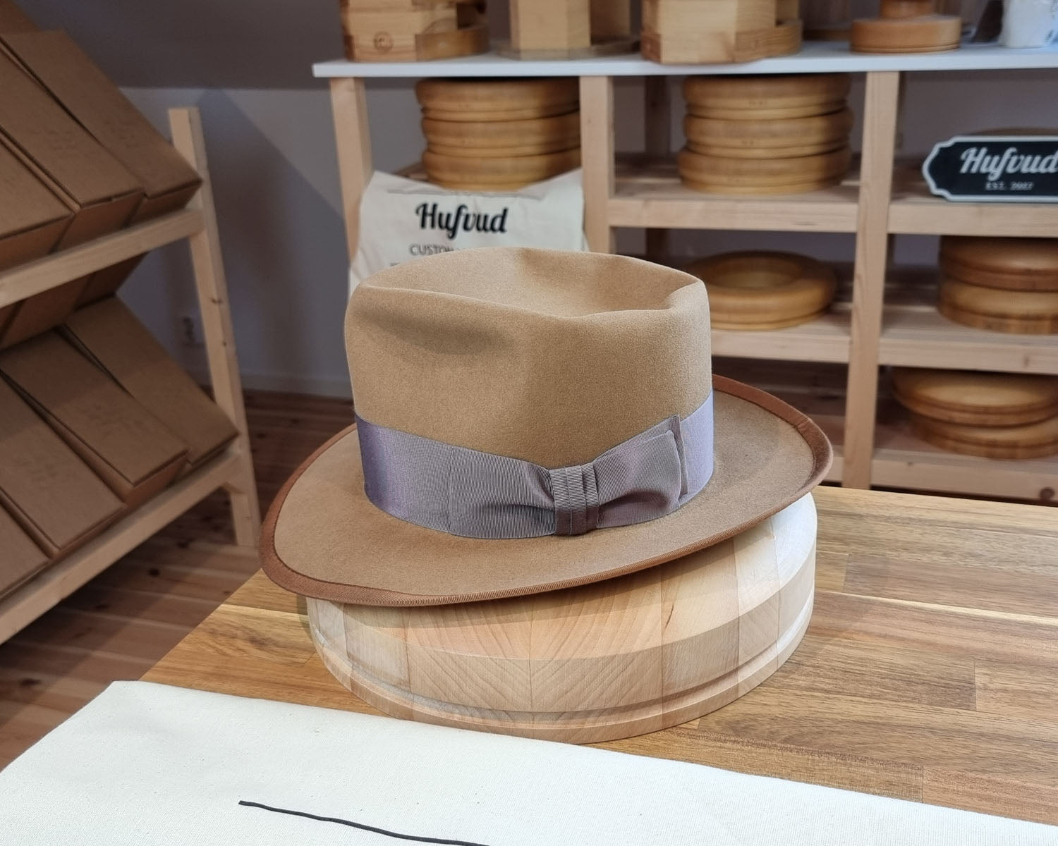 WHIPPET FEDORA | BEAVER FIFTY | CAMEL COLOR | SIZE 59, US 7 3/8